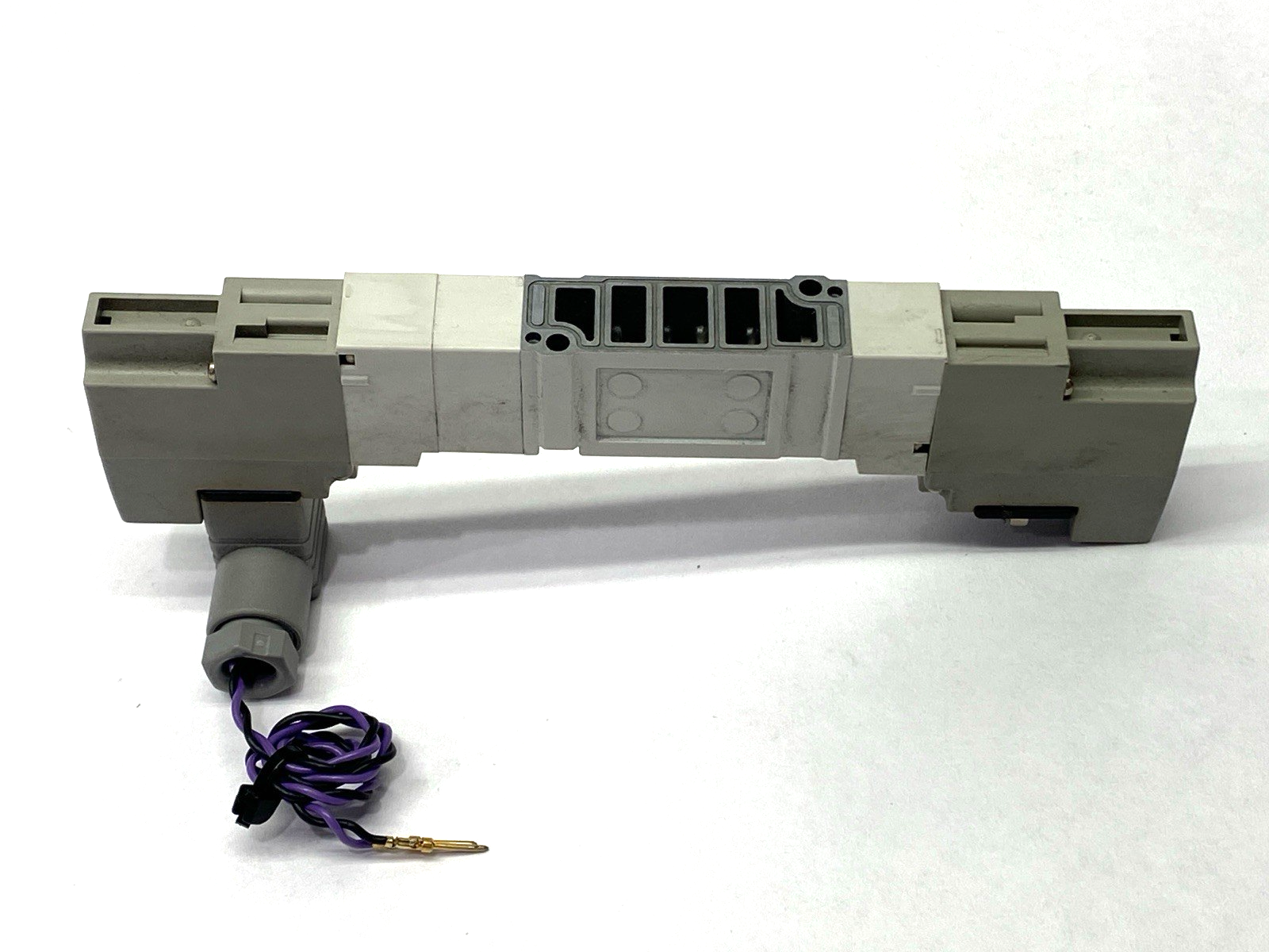 SY5440-6D | SMC Double Solenoid Valve - Used - Maverick Industrial Sales