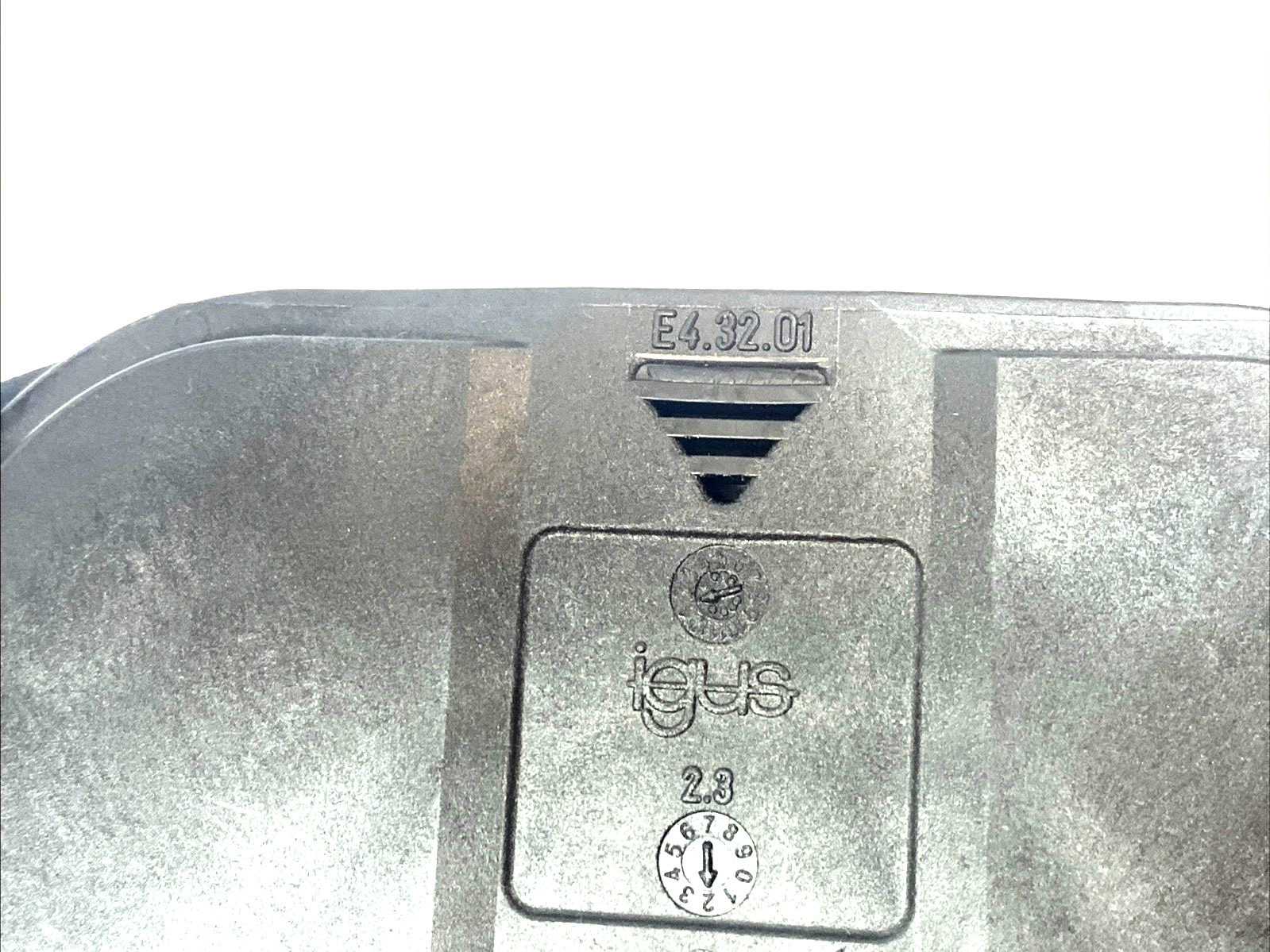 Igus E4.32.01 E-Chain Cable Carrier 6 Links - Maverick Industrial Sales