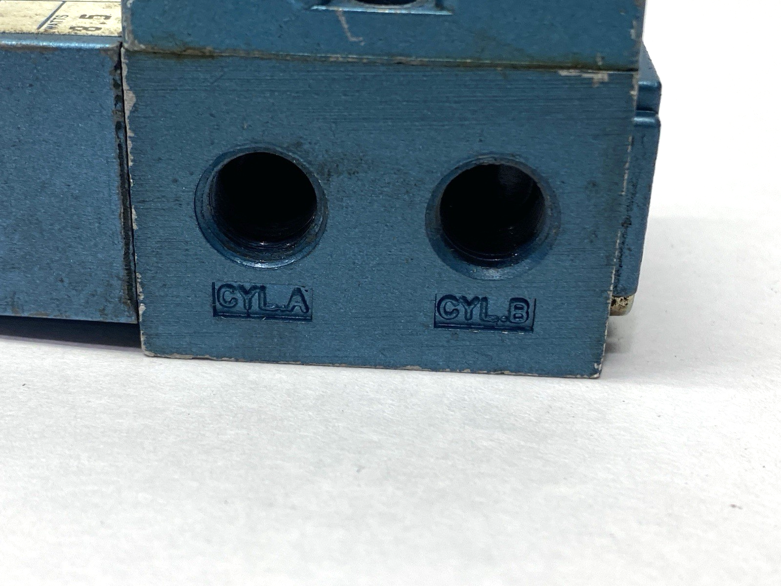 612B-11-611BA | MAC Valves Pneumatic Solenoid Valve 1/4" Ports MISSING SCREW - Used - Maverick Industrial Sales