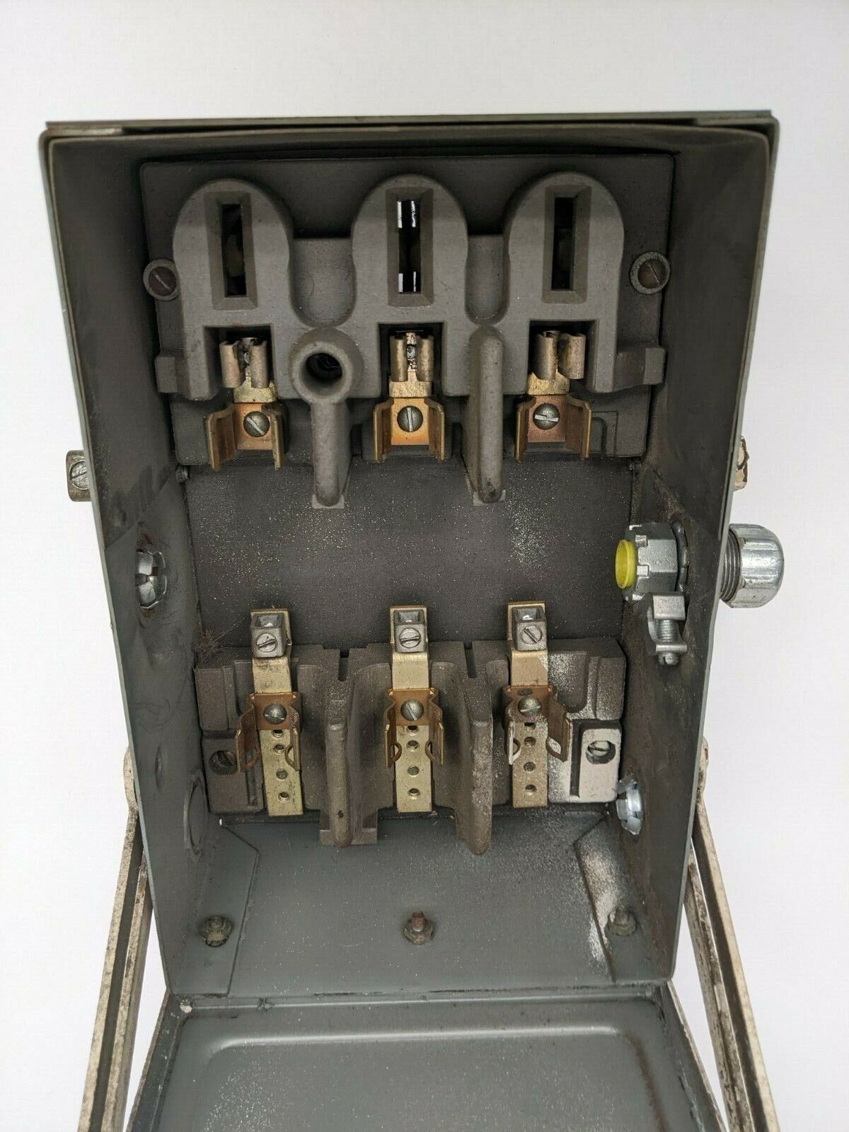 Trumbull FL-361 Busway 30A, 575V, 3 PH, 3W, 7-1/2 HP - Maverick Industrial Sales