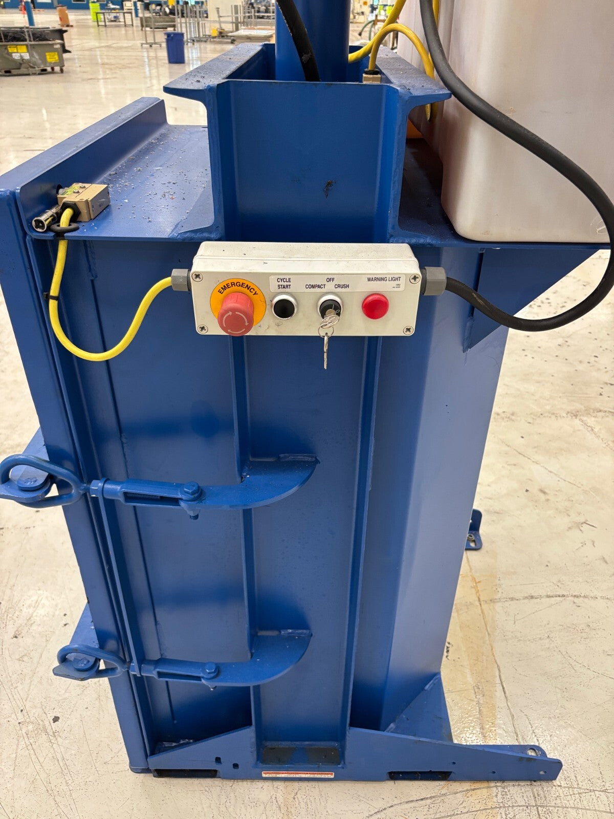 Global Industrial HDC-905-IDC/460V Hydraulic Drum Crusher / Compactor, 55G Steel - Maverick Industrial Sales