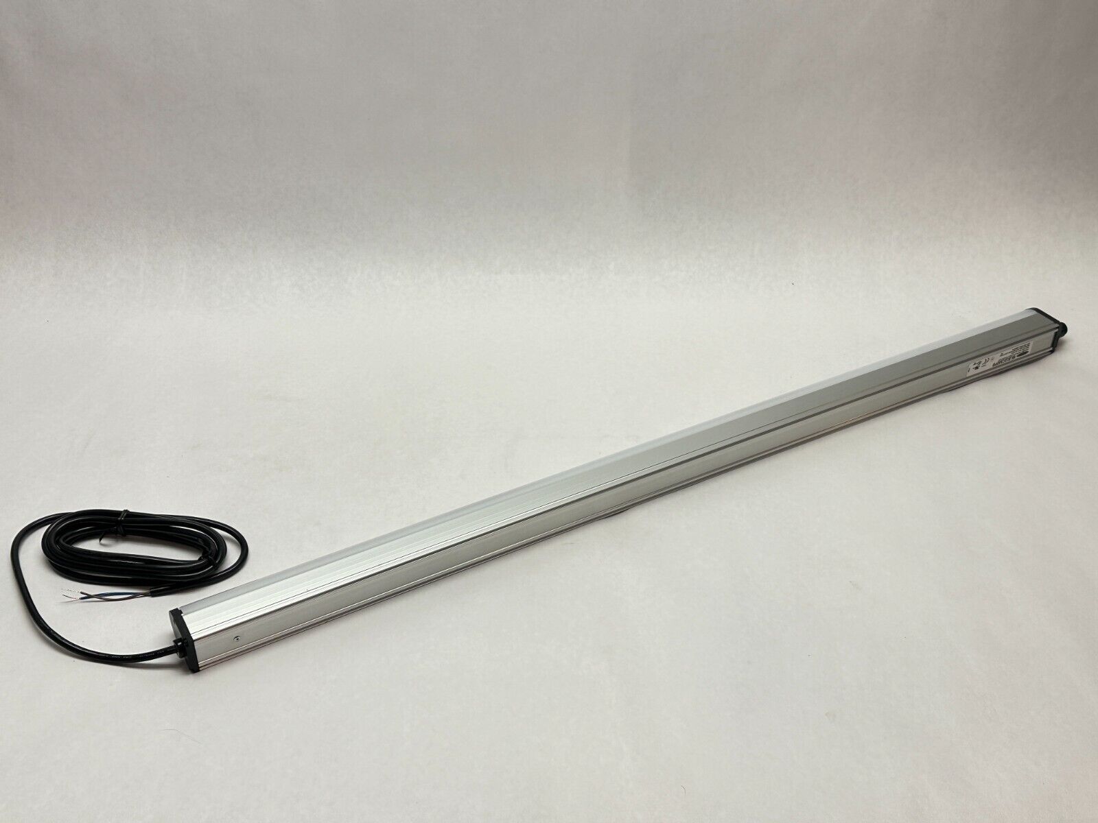Banner WLB32C850PB LED Work Light Bar w/ Diffuse Window 850mm 12-30VDC 87487 - Maverick Industrial Sales