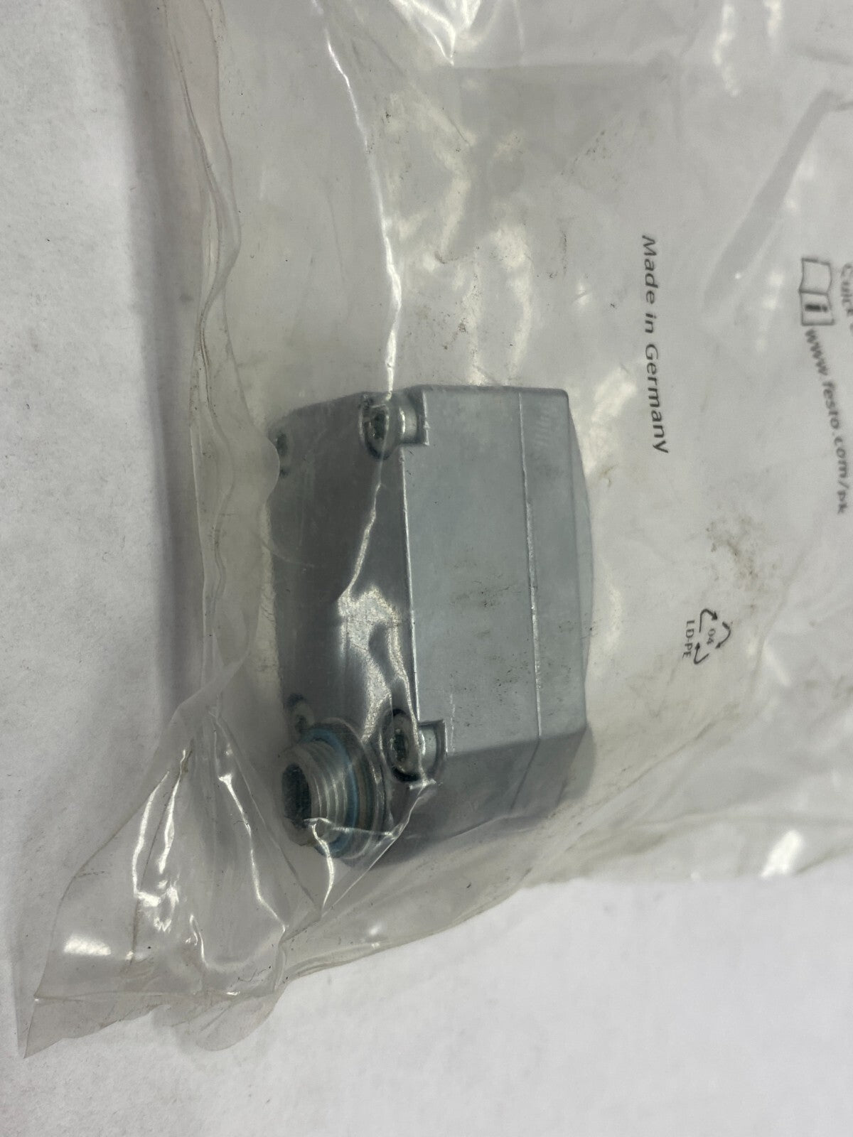 Festo VBQF-U-G18-E Quick-Exhaust Valve L208 RSV-52, 547531 - Maverick Industrial Sales
