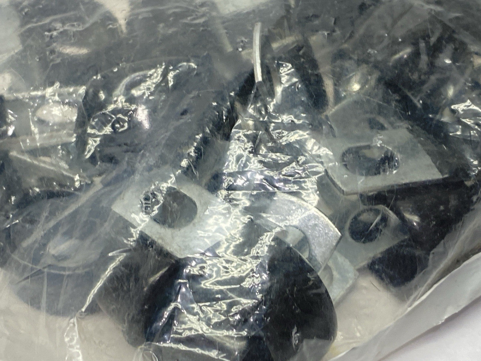 COV0909Z1 Vibration-Damping Loop Clamp Vinyl Cushion 1/2" ID 1-1/4" L LOT OF 25 - Maverick Industrial Sales