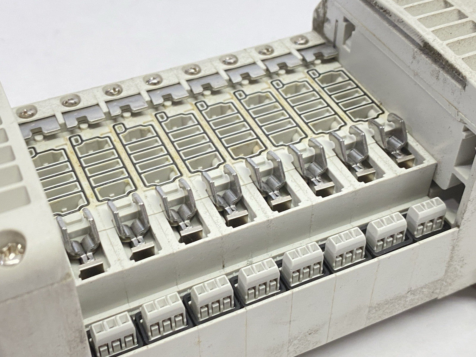 VV5QC11-08N7FD0-D0S | SMC Pneumatic Manifold Assembly 8-Station - Used - Maverick Industrial Sales