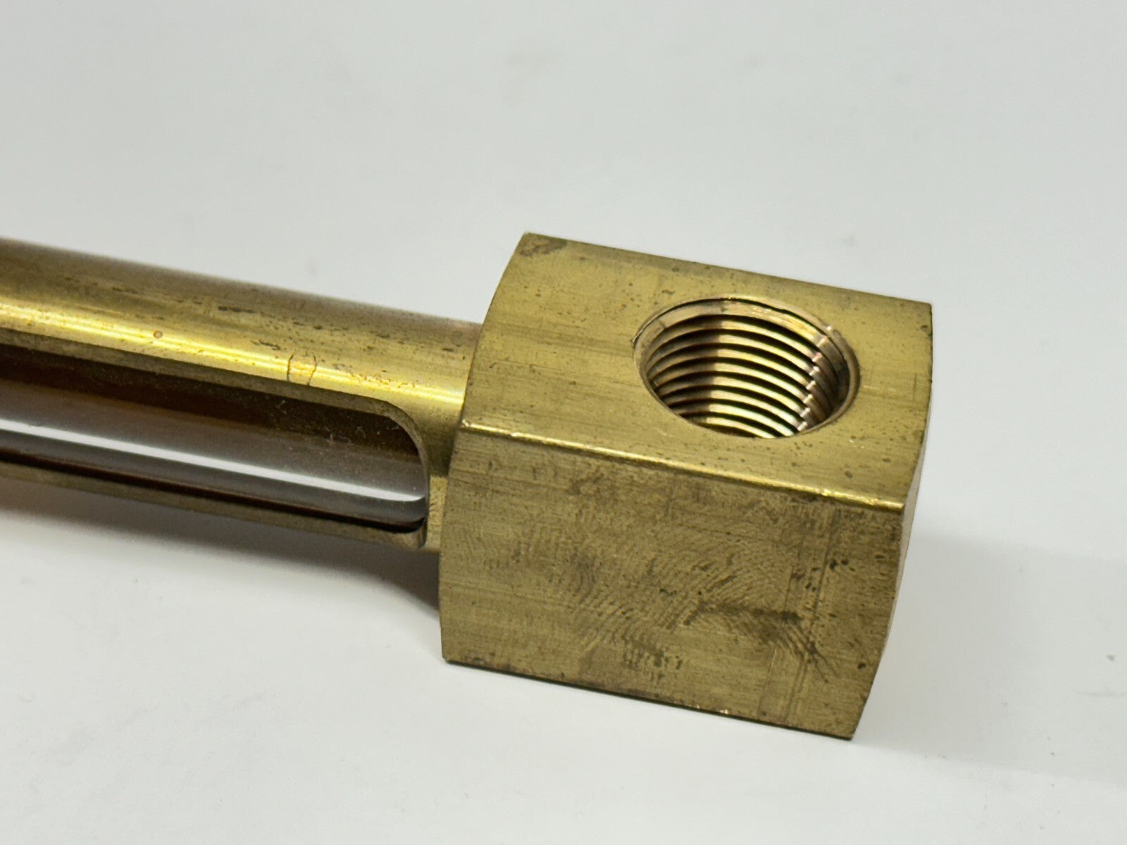 Trico Female Elbow Liquid Level Gauge w/ Closed System Top Cap 5/8" NPT 1/2" NPT - Used - Maverick Industrial Sales