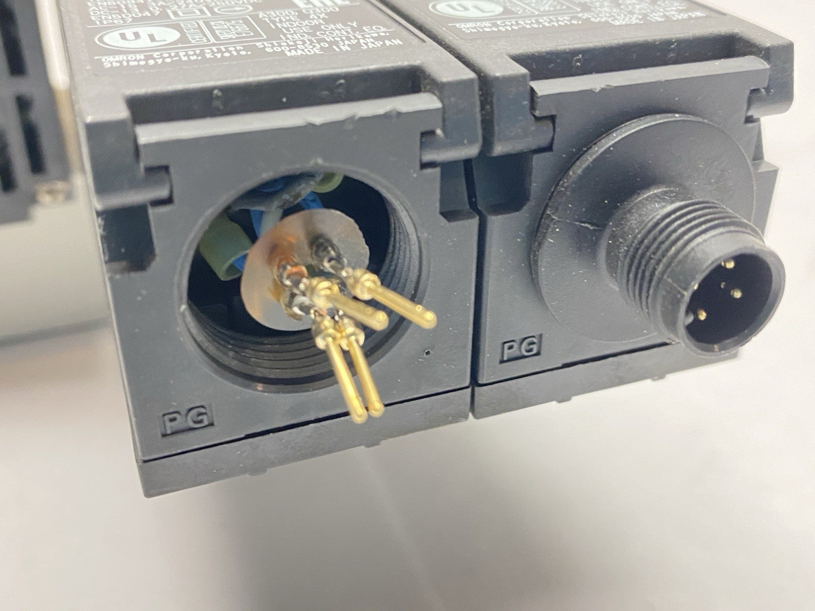 VP544-5DZ1-03N-M-X555 | SMC Pneumatic Solenoid Valve Manifold Soft Start 3/8" NPT - For parts or not working - Maverick Industrial Sales