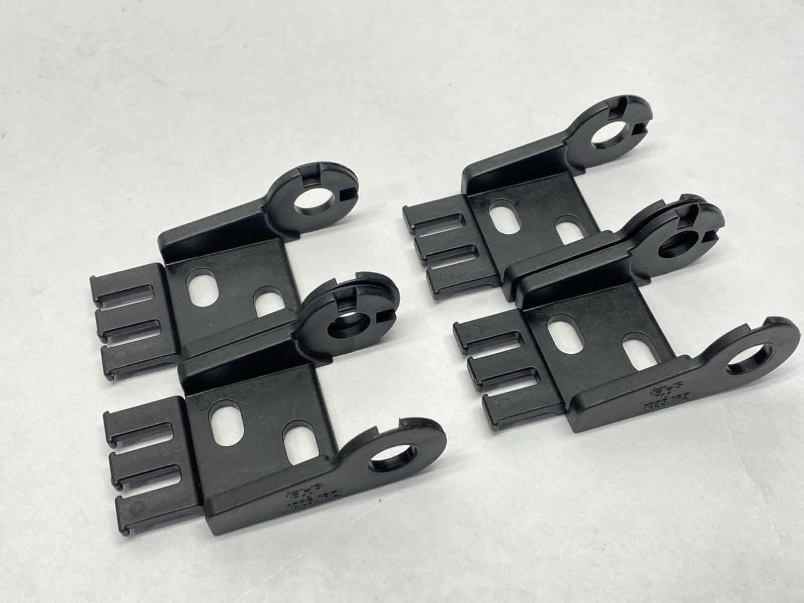1025-1PZ | Igus Locking Mounting Bracket LOT OF 4 - New Other - Maverick Industrial Sales