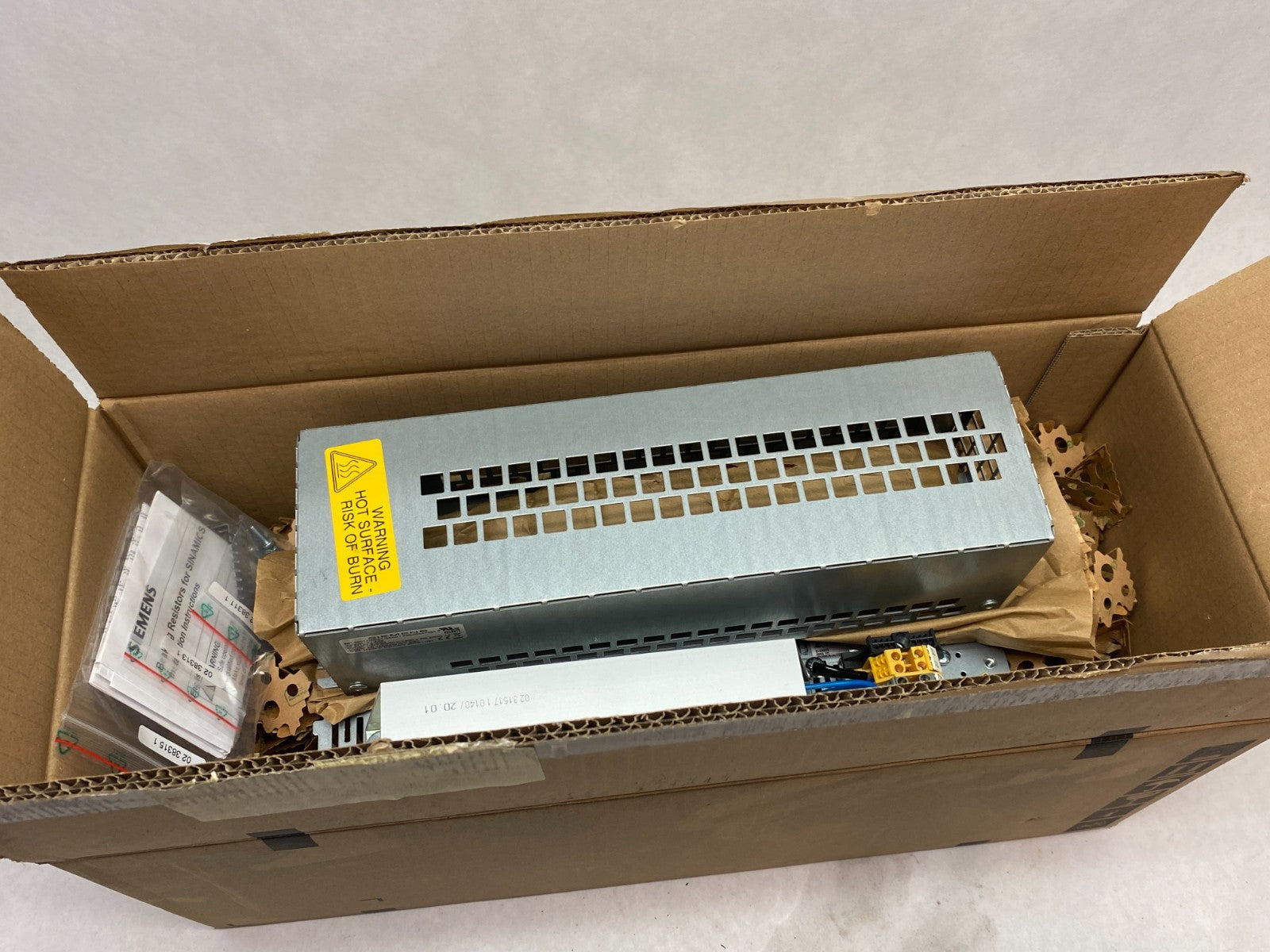 Siemens 6SL3201-0BE21-0AA0 SINAMICS Braking Resistor 140 Ohm - Maverick Industrial Sales
