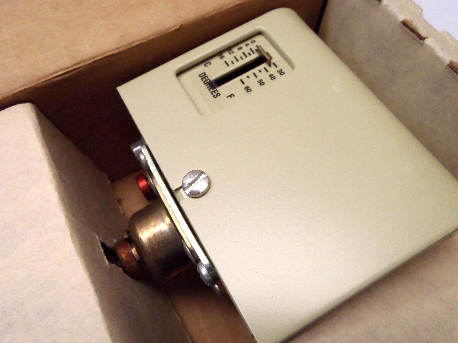 Barber Colman TC-5141 Low Temp Duct 2-Pos Stat w/ Spot Manual Reset 34-60F - Maverick Industrial Sales