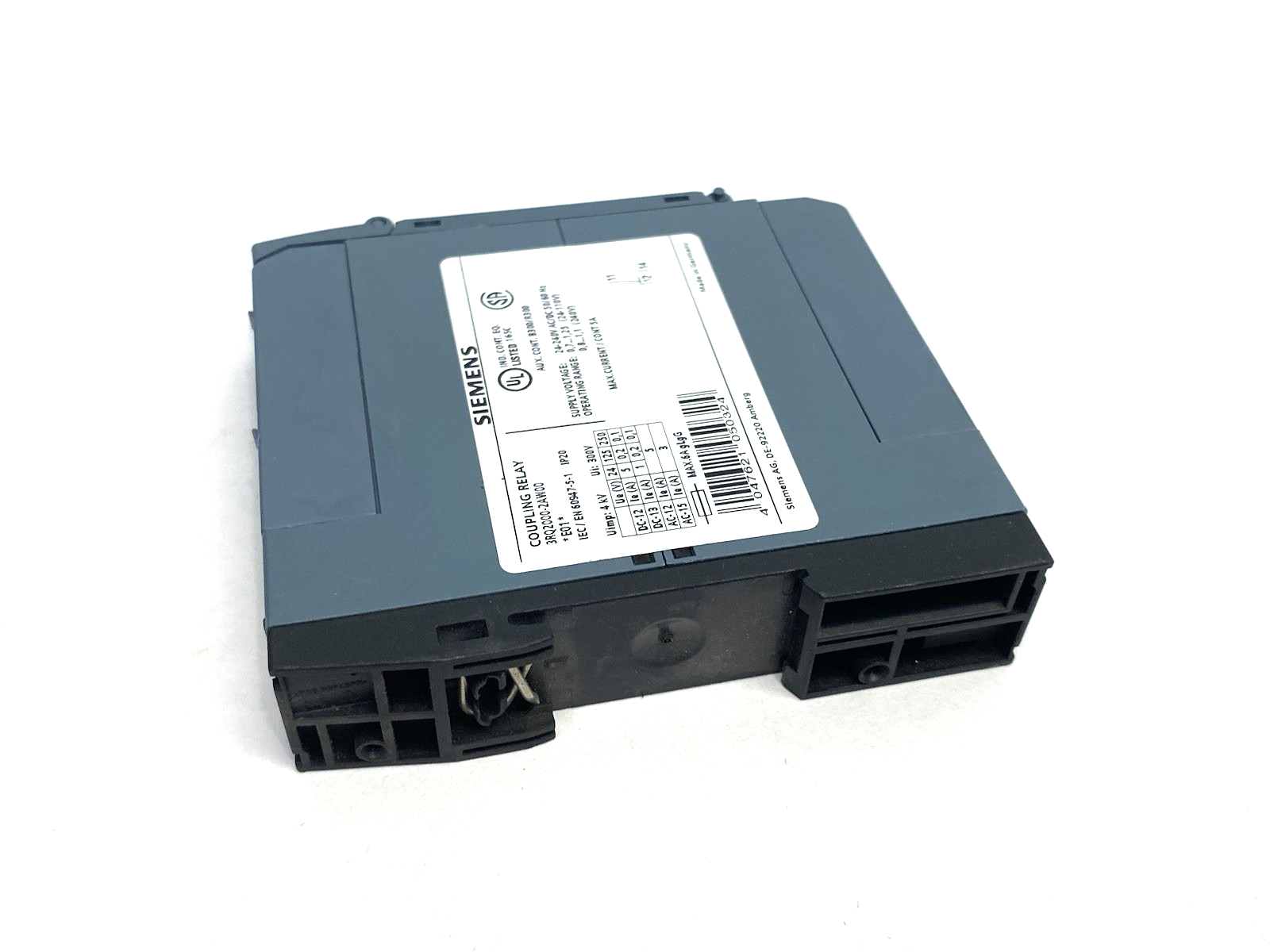 | Siemens 3RQ2000-2AW00 SIRIUS Coupling Relay 24-240V MISSING ONE COVER - Used - Maverick Industrial Sales