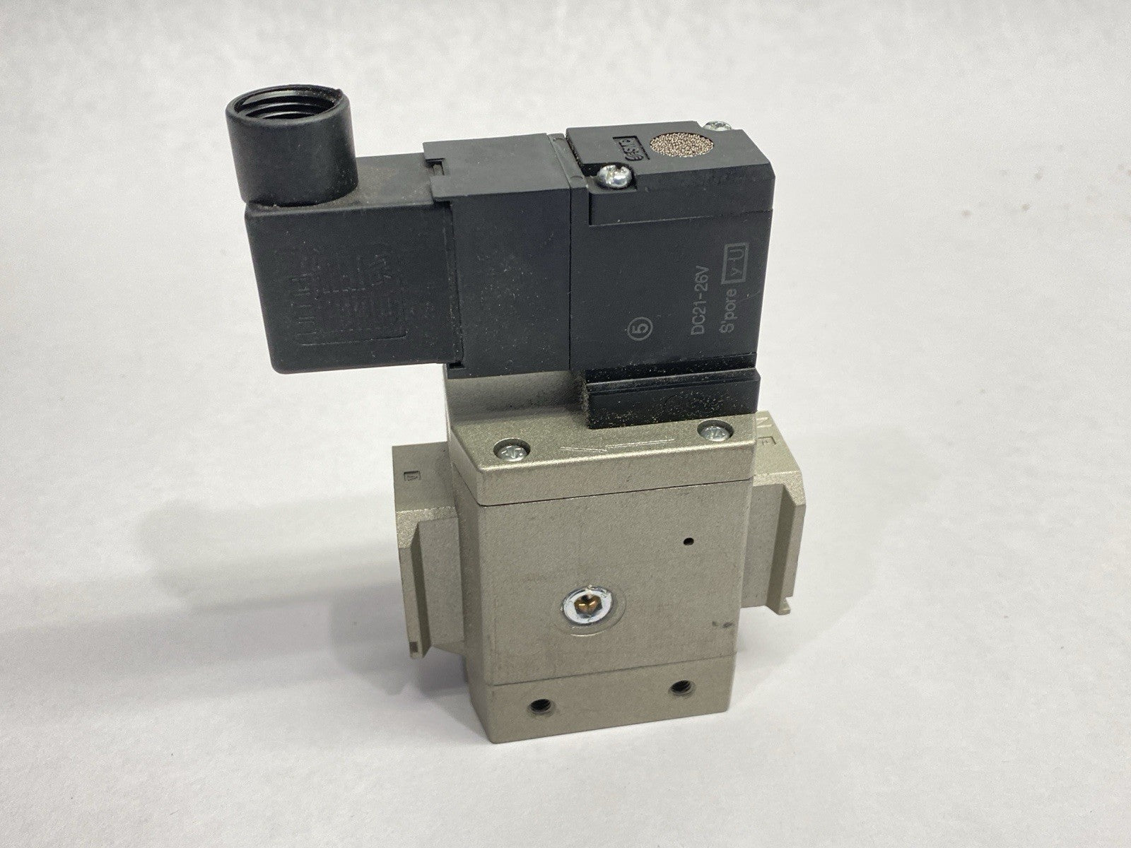AV3000-N03-5DZ | SMC Soft Start Pneumatic Valve 3/8" NPT - Used - Maverick Industrial Sales