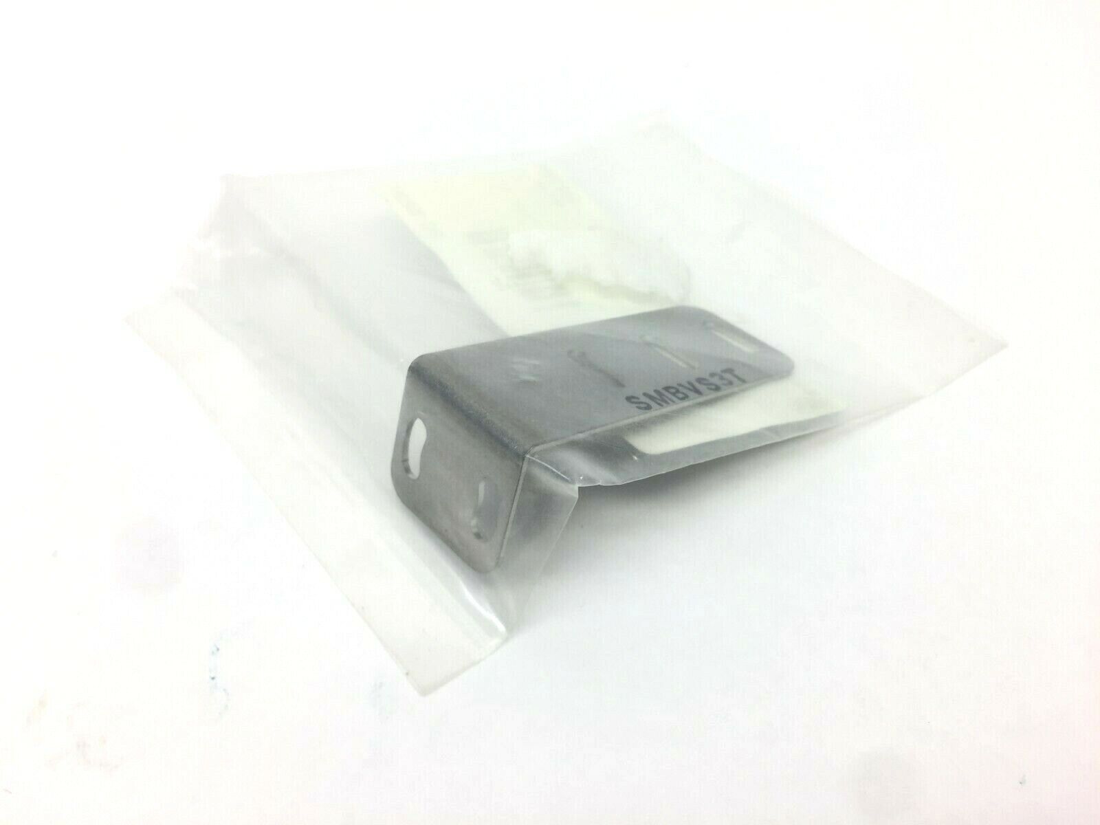 Banner SMBVS3T VS3 Series Right Angle Tall Mounting Bracket 62617 - Maverick Industrial Sales