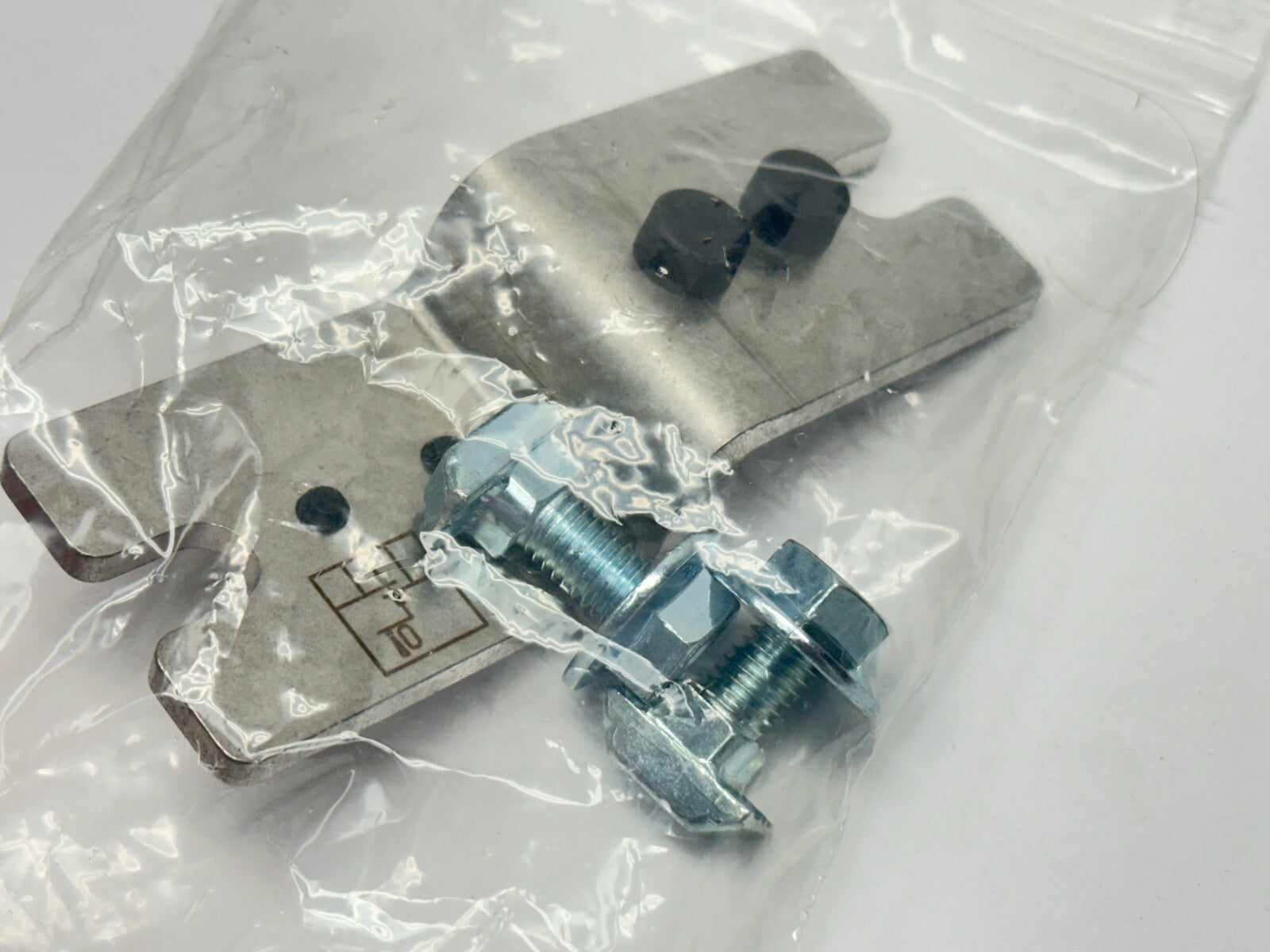 Bosch Rexroth Offset Mount Conveyor Bracket 40mm x 100mm w/ Hardware - Maverick Industrial Sales