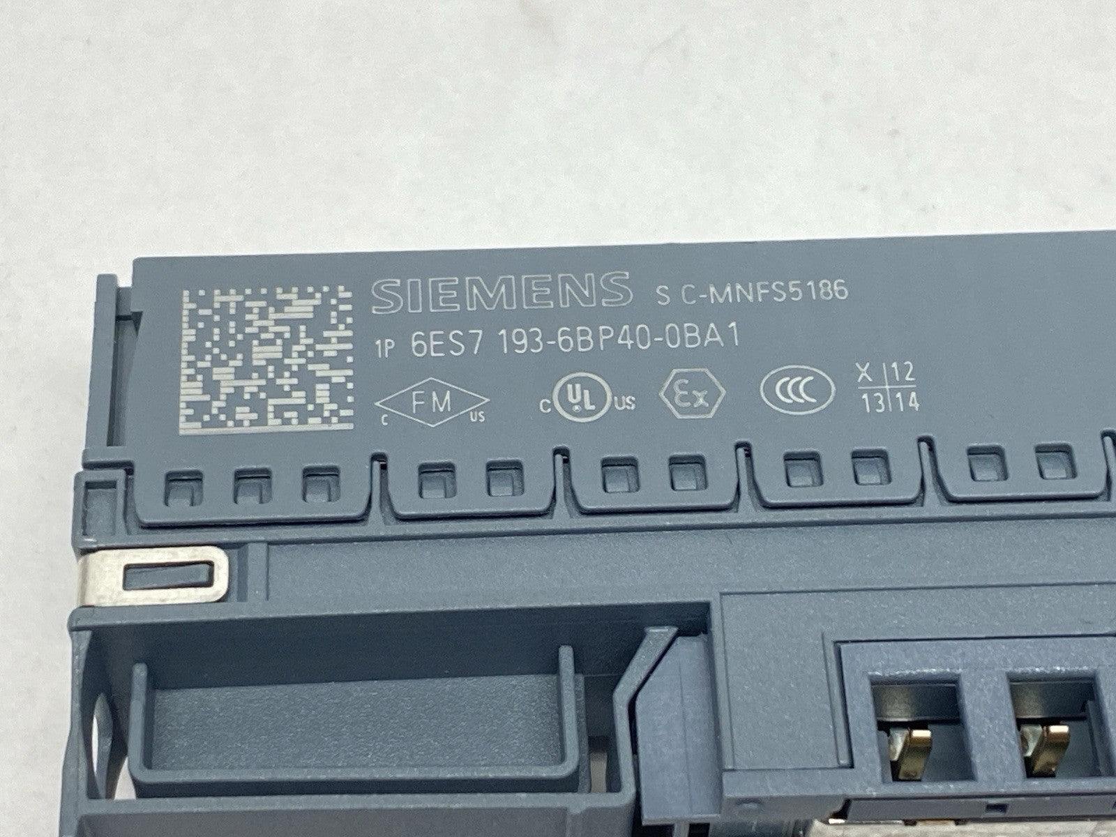 Siemens 6ES7193-6BP40-0BA1 SIMATIC ET 200SP Base Unit BU15-P16+A0+12B/T - Maverick Industrial Sales