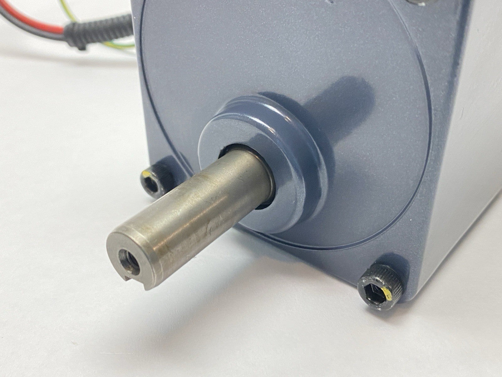 S9D80-90CH(OC85) | SPG Gear Motor 955RPM 90VDC 80W w/ S9KC200BH-A448 Gear Head - Used - Maverick Industrial Sales