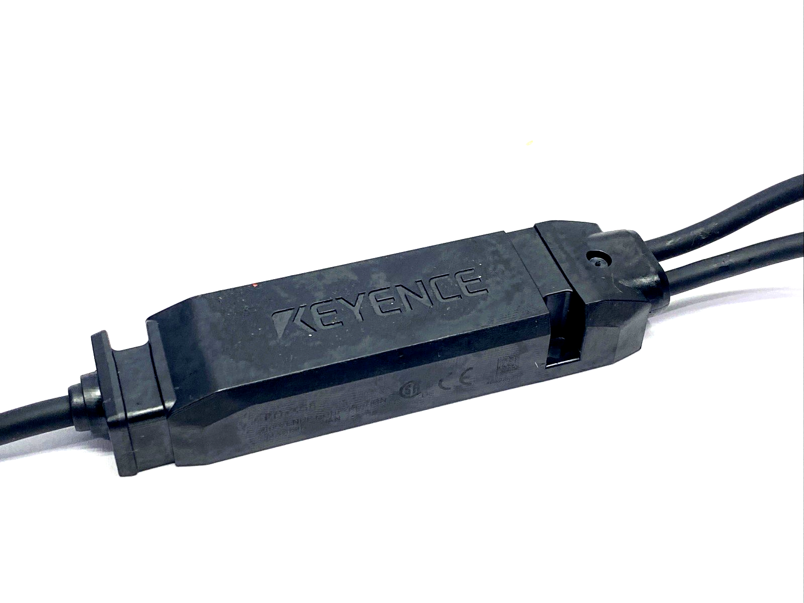 Keyence FD-XS8 Micro Flow Sensor 8 L/min w/ FD-XC8R2 Clamp Set 5.9mm - 6.9mm - Maverick Industrial Sales