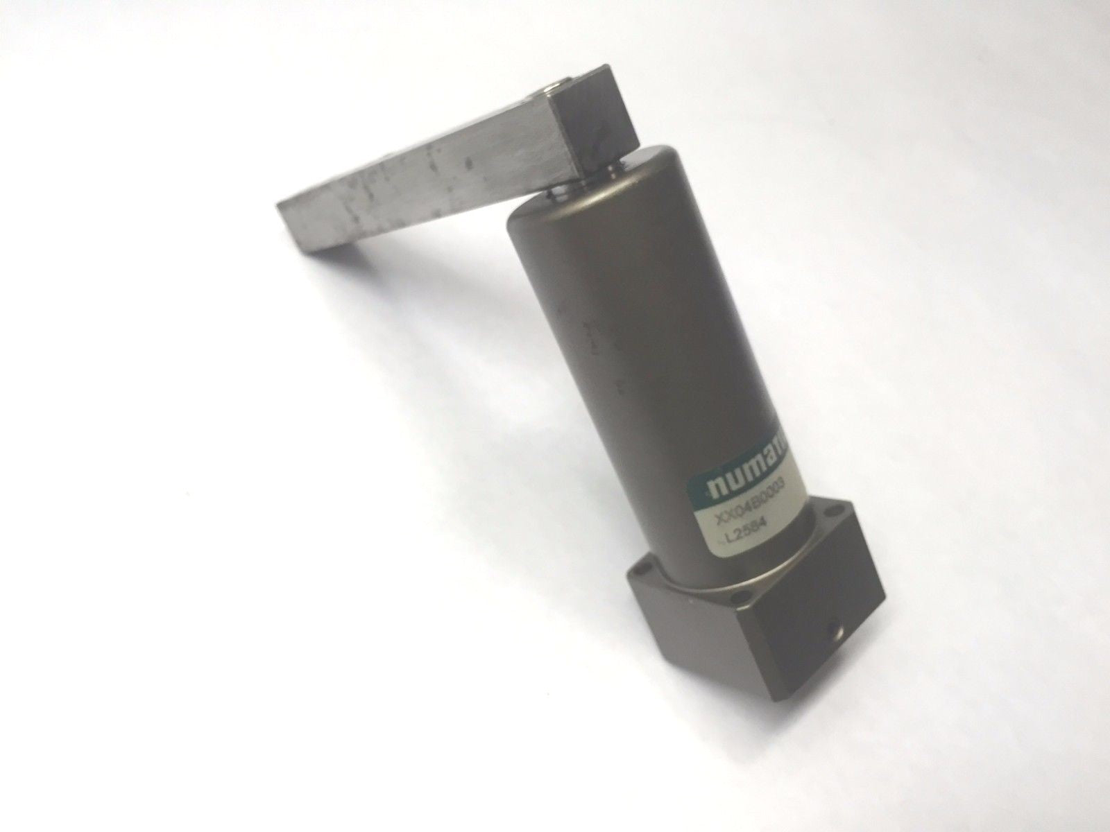 Numatics XX04B0003 Swing Clamp R Swing CW L2584 - Maverick Industrial Sales