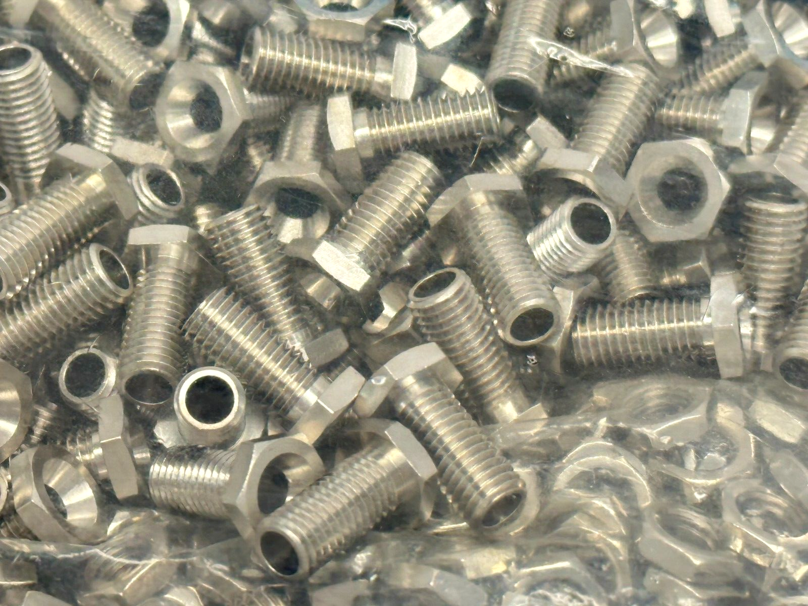 Cinch Connectivity 108-0740-001 Johnson Banana Jack Connector LOT OF 500 - Maverick Industrial Sales