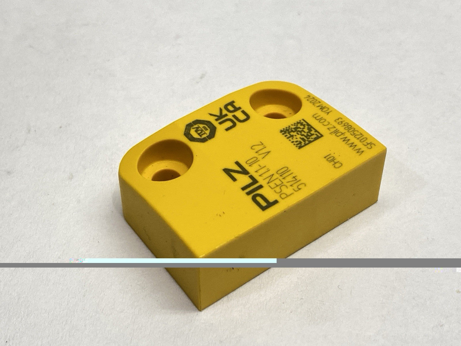 PSEN 1.1-10,514110 | Pilz PSEN 1.1-10 V1.2 Actuator For Magnetic Safety Switch 514110 - New – Open box - Maverick Industrial Sales