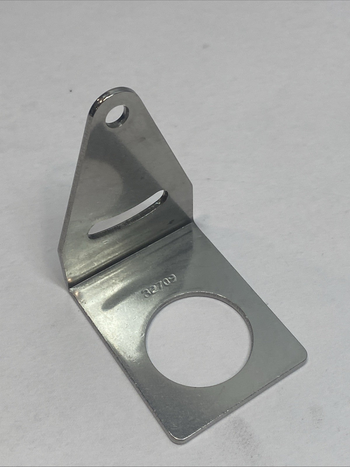 SMB30A | Banner Stainless Right-Angle Bracket For 30mm QS30/SM30 Sensors - New – Open box - Maverick Industrial Sales