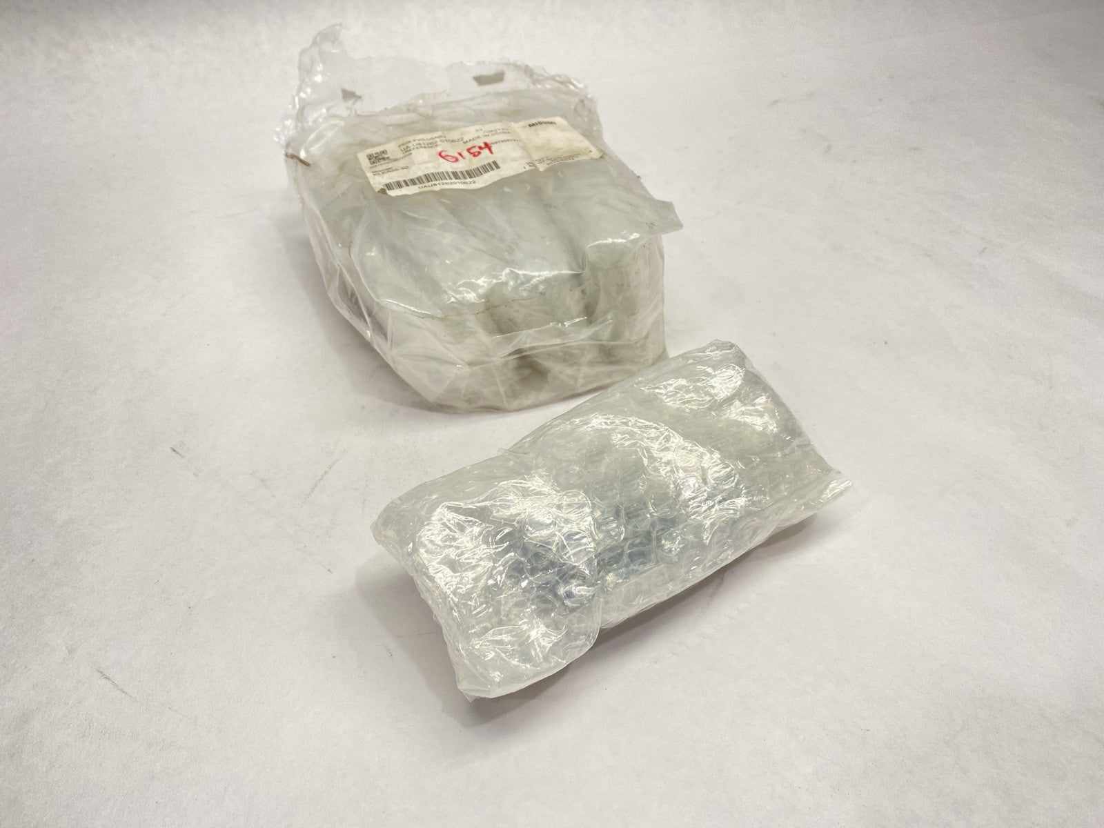 KLKA20-50 | Misumi Strut Clamp 20mm Post Diameter 50mm Shaft Diameter - New - Maverick Industrial Sales