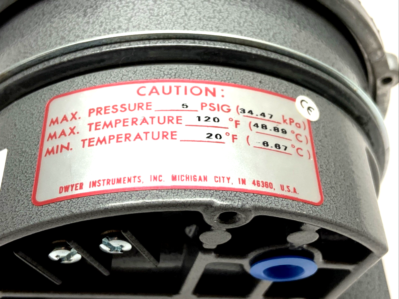 Dwyer Instruments 605-6 Magnehelic Indicating Transmitter Range 0-6.0" w.c. 2psi - Maverick Industrial Sales