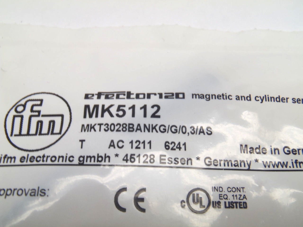 IFM MKT3028BANKG/G/0,3/AS T Slot Cylinder Sensor MK5112 - Maverick Industrial Sales