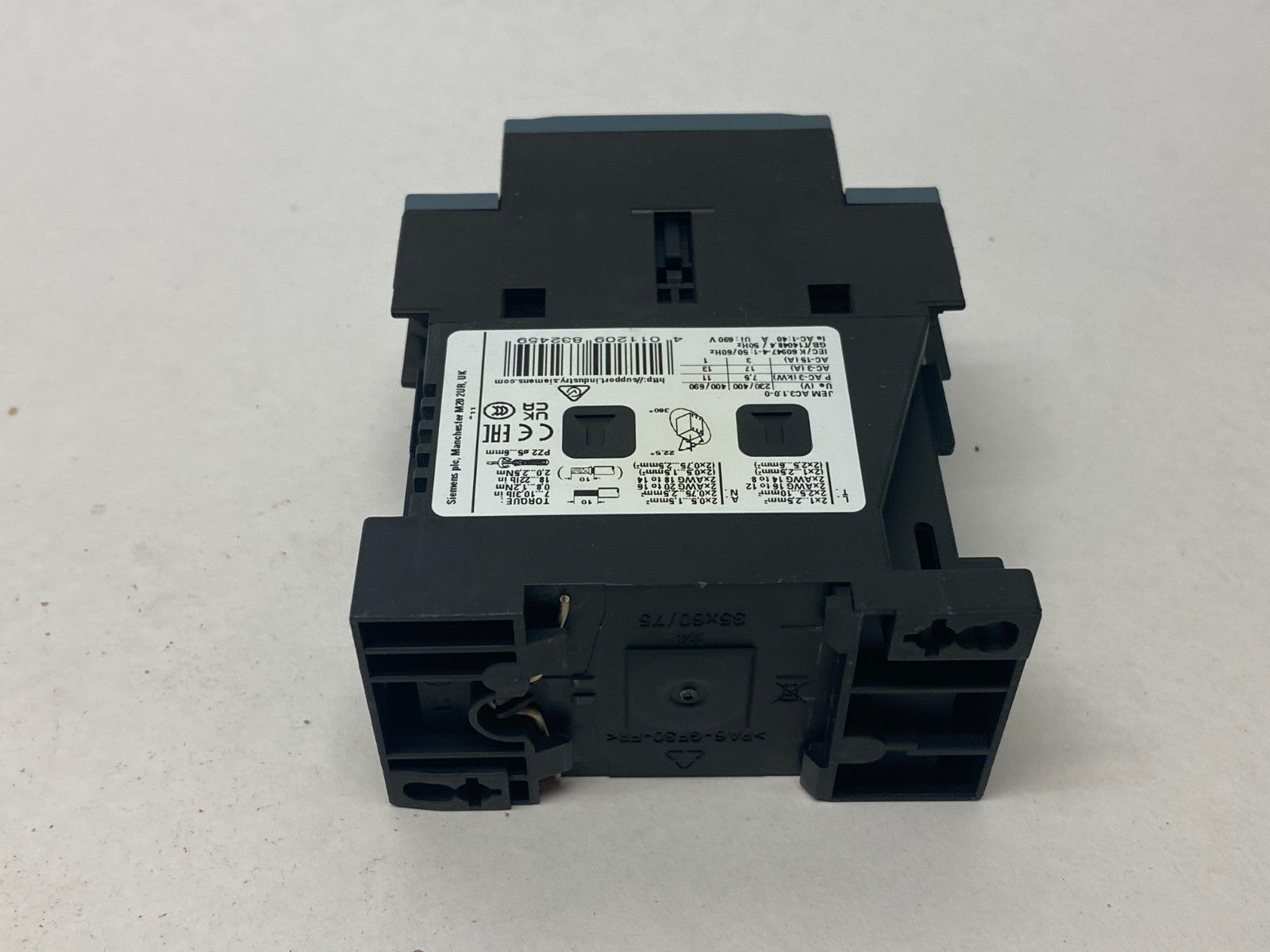 Siemens 3RT2025-1BB40 SIRIUS Power Contactor 3-Pole AC-3e/AC-3, 17A 7.5 kW 400V - Maverick Industrial Sales
