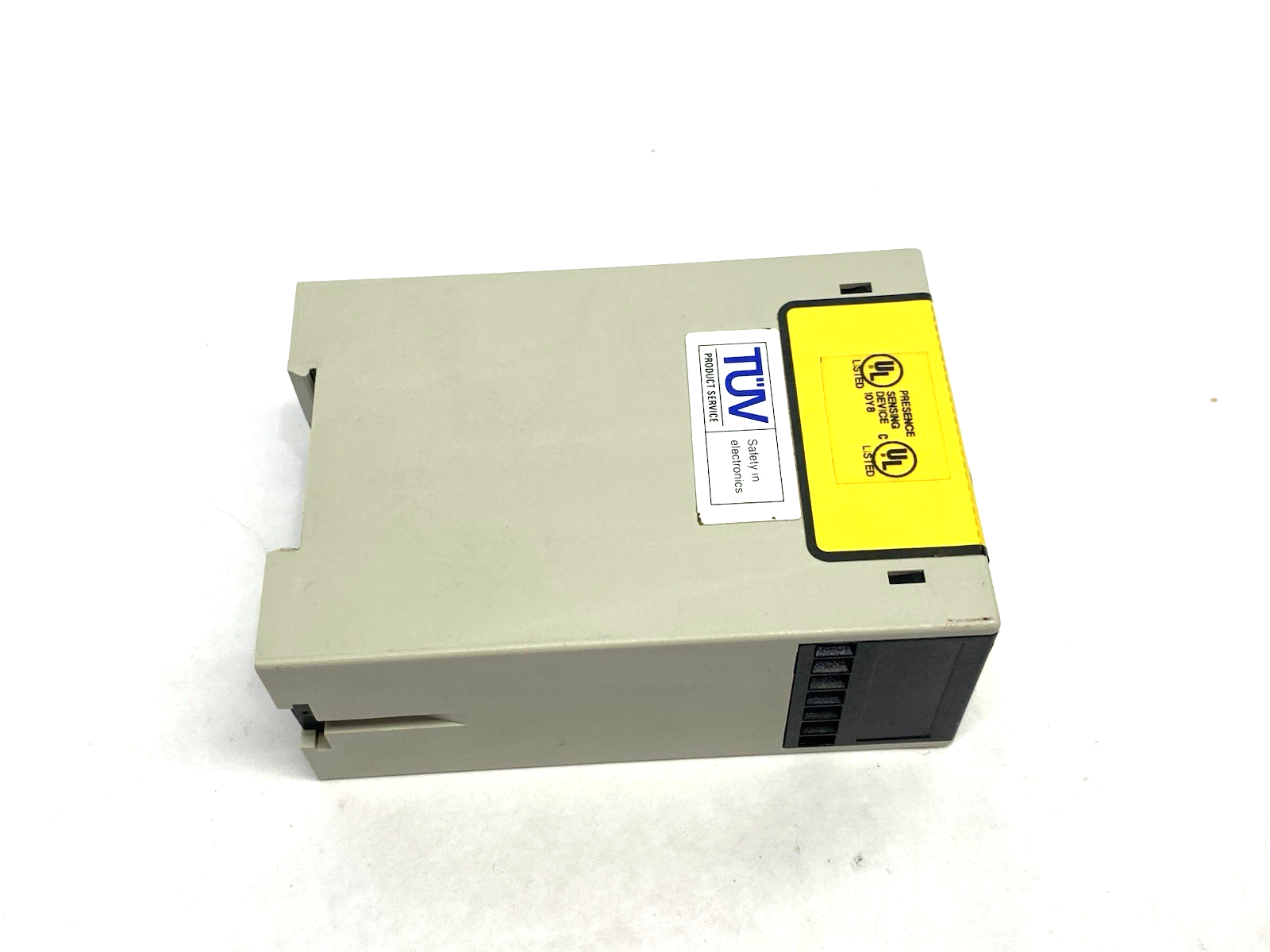 Banner Engineering AT-AM-2A DUO-Touch Two-Hand Control Button Safety Relay 71976 - Maverick Industrial Sales