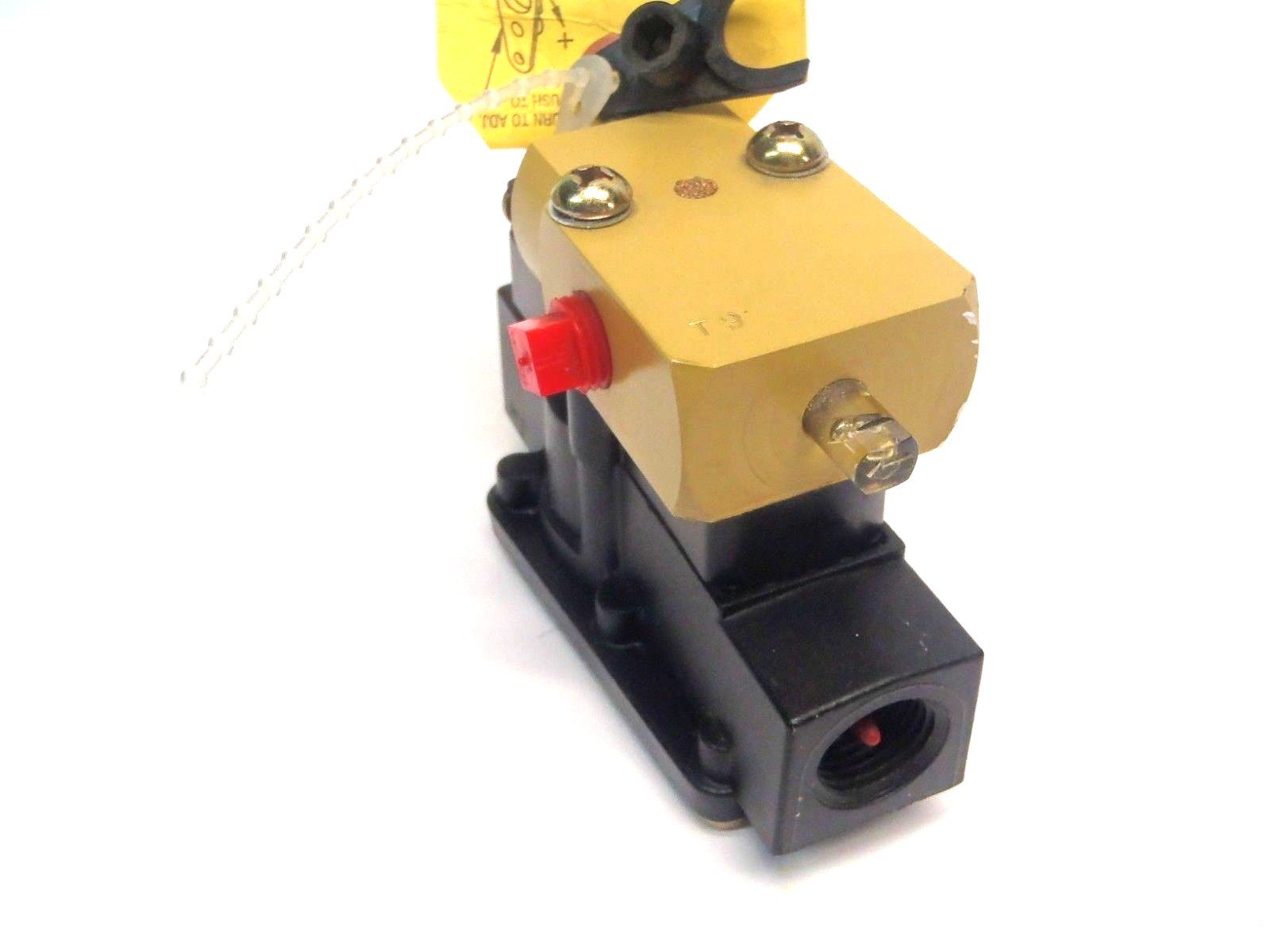 Master Pneumatic D600062 3/4" NPFT Downstream of Valve Point Serv-Oil Lubricator - Maverick Industrial Sales