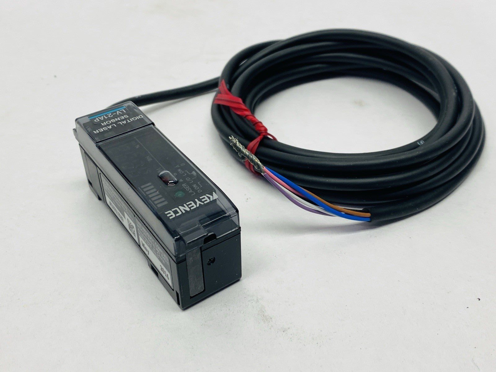 Keyence LV-21AP Digital Laser Sensor Amplifier Unit Main Unit PNP - Maverick Industrial Sales