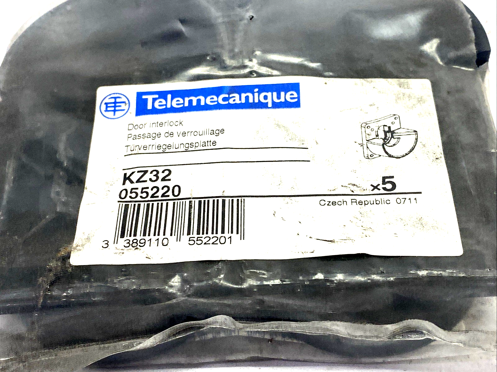 Telemecanique KZ32 Vario Door Interlock Plate 055220 5-PACK - Maverick Industrial Sales