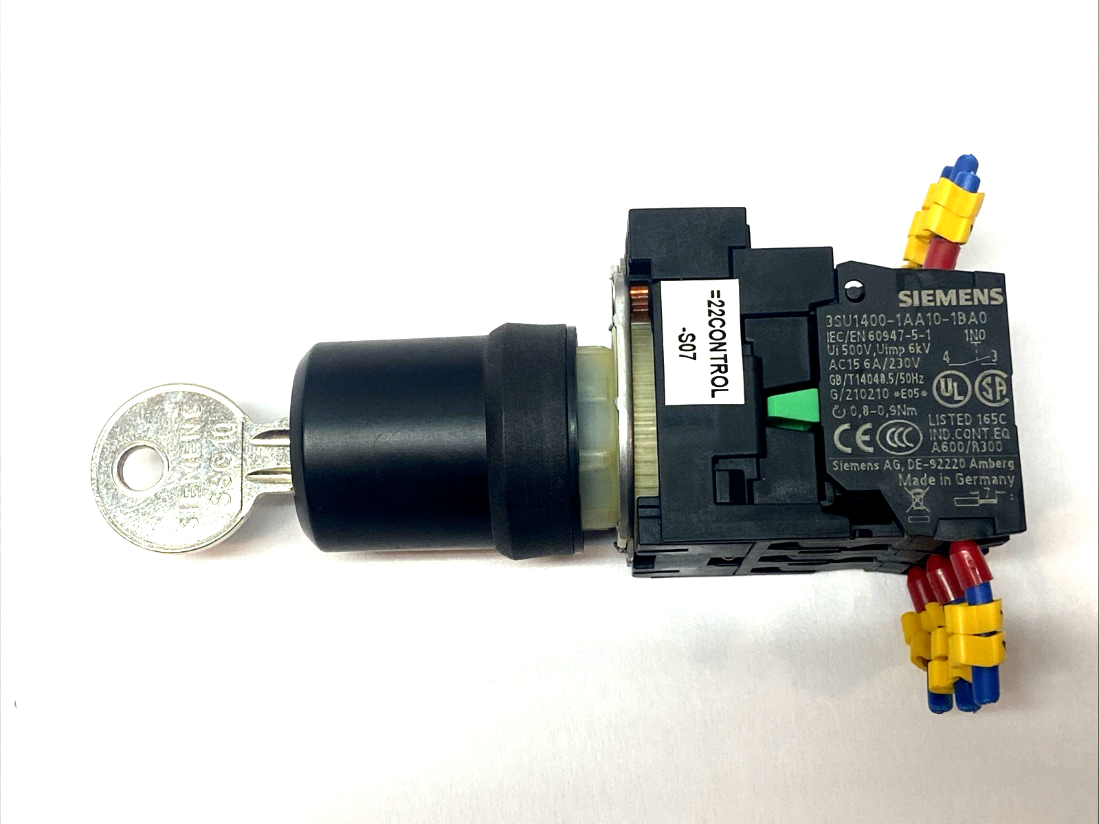 3SU1030-5BL11-0AA0 | Siemens 3-Position Latching Key Switch - Used - Maverick Industrial Sales
