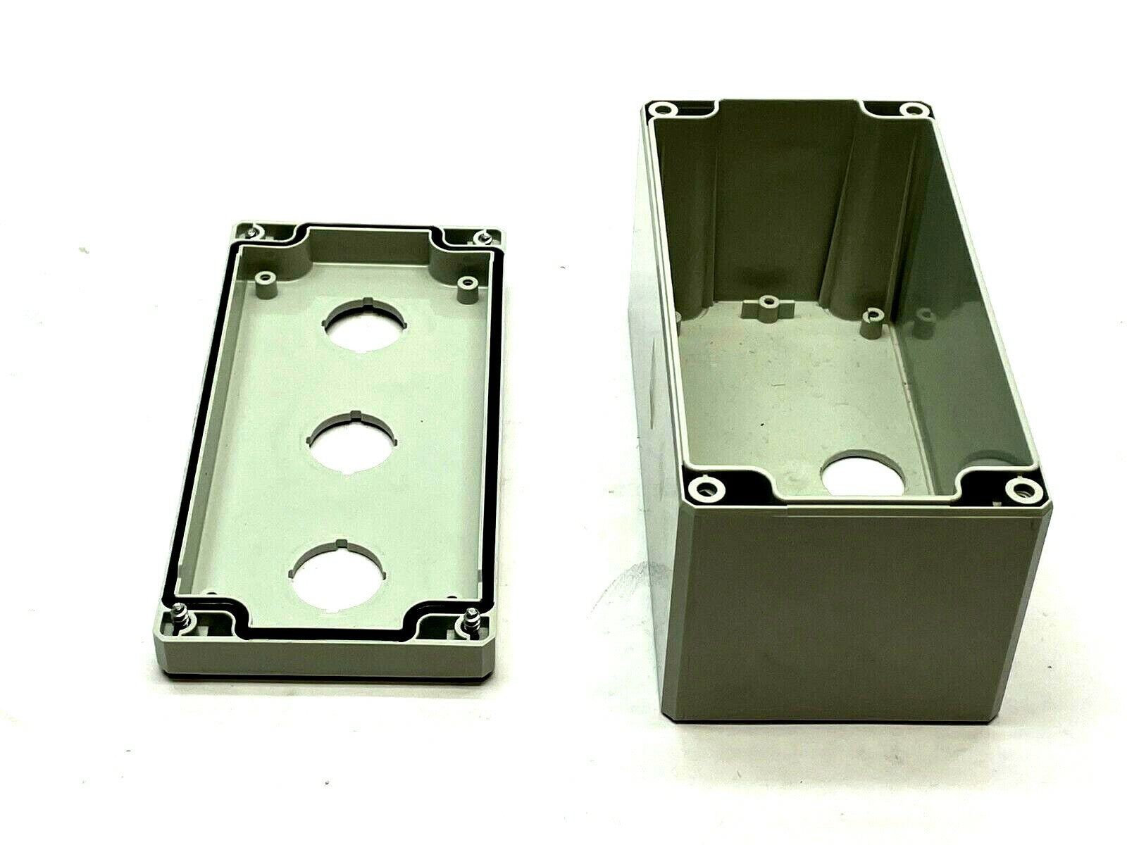 Q3PBPCDM | Hoffman QLine D Pushbutton Type Enclosure 3PB x 22.5mm - Used - Maverick Industrial Sales