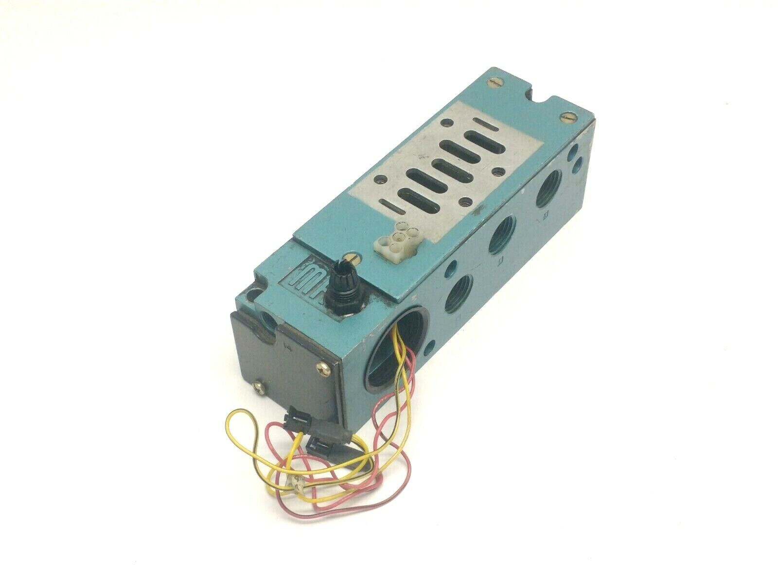 MAC Valves MM-P2A-231D-9 Mod 1605 Valve Manifold Base 1/2" NPTF - Maverick Industrial Sales