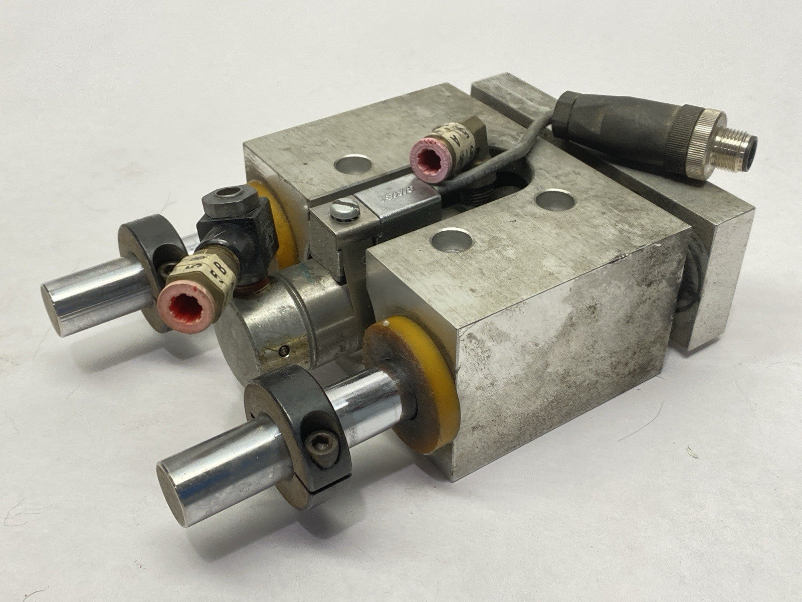 TE-091-CEB1M | Bimba Composite Bearing Linear Actuator Thruster 1-1/16" Bore- Used - Maverick Industrial Sales