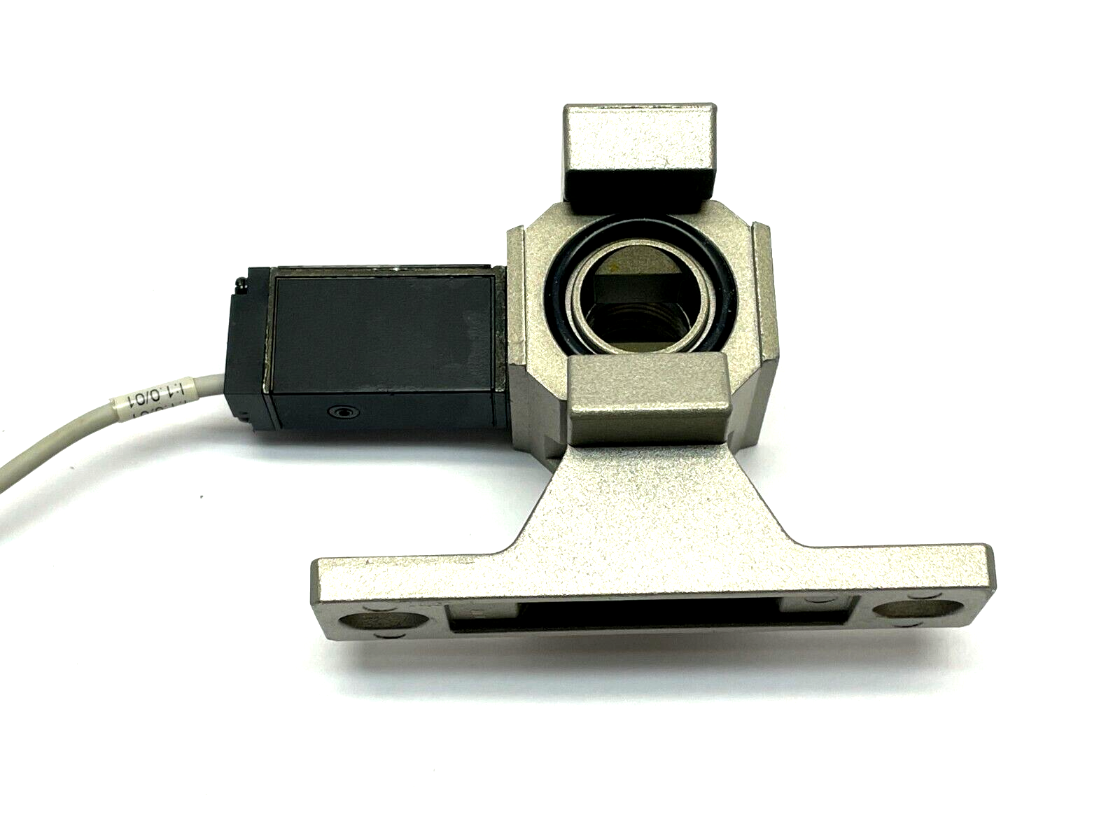 SMC IS1000 Pressure Switch w/ Spacer Bracket - Maverick Industrial Sales