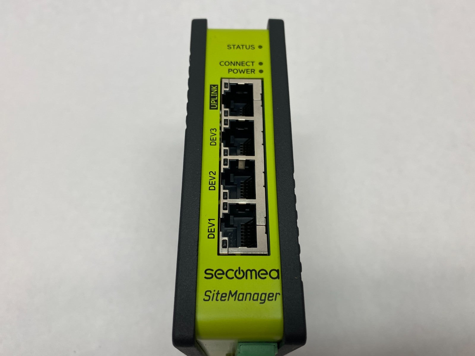 SiteManager 1529 | Secomea Plug-and-Play IoT Hardware Gateway, LAN Uplink Conn. - New – Open box - Maverick Industrial Sales