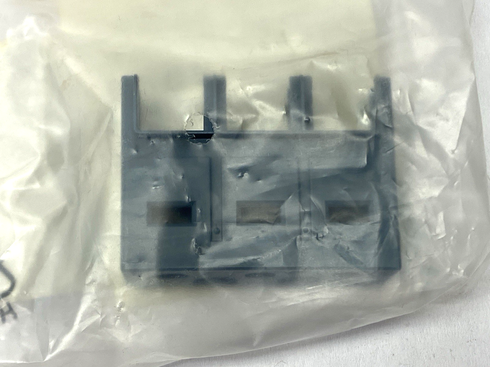 3RT2936-4EA2 | Siemens Terminal Cover 3-Pole LOT OF 2 - New – Open box - Maverick Industrial Sales