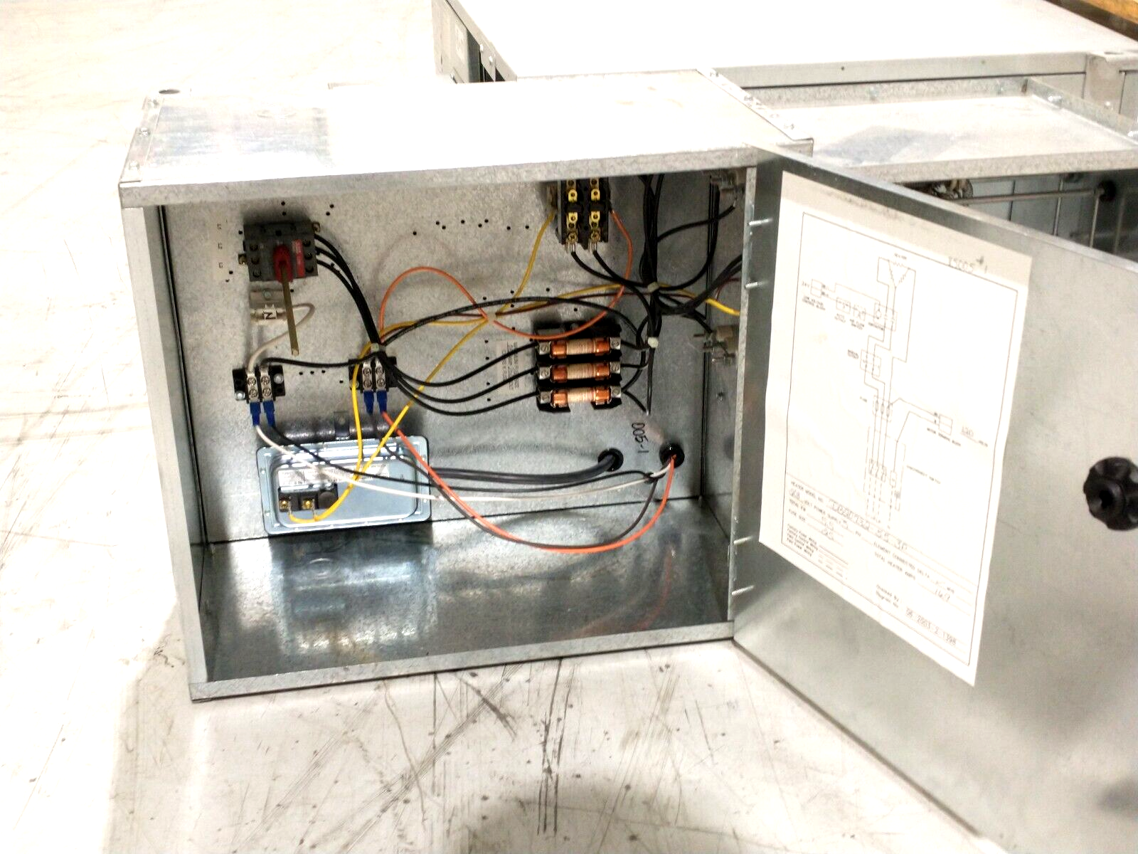 Trane VSEF0600AA0DD00FD1000L0WWB05511W Volume Unit & DB20732-5.5-3P Heater - Maverick Industrial Sales