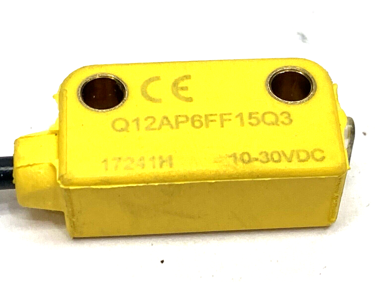 Banner Q12AP6FF15Q3 Miniature Photoelectric Sensor, 15mm Range, 77101 - Maverick Industrial Sales