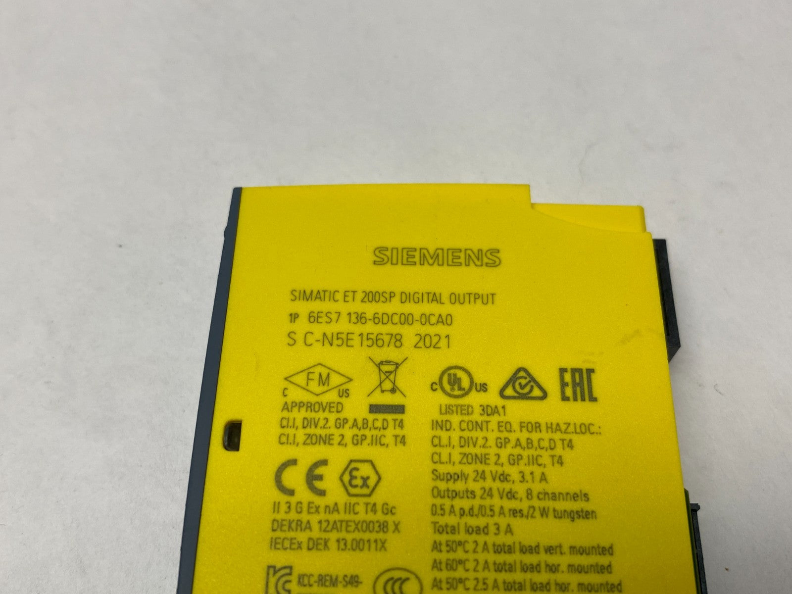 Siemens 6ES7 136-6DC00-0CA0 SIMATIC ET 200SP Digital Output Module F-DQ 8x 24VDC - Maverick Industrial Sales