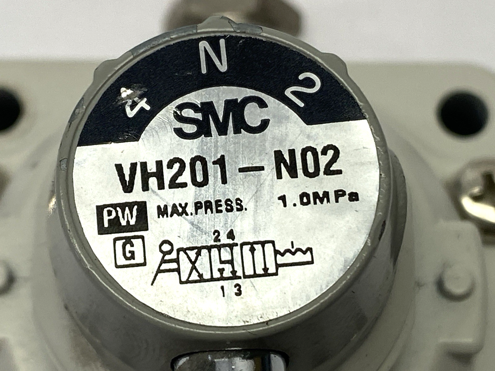 VH201-N02 | SMC Hand Valve 1/4" NPT 3‑Position Rotary Lever - Used - Maverick Industrial Sales