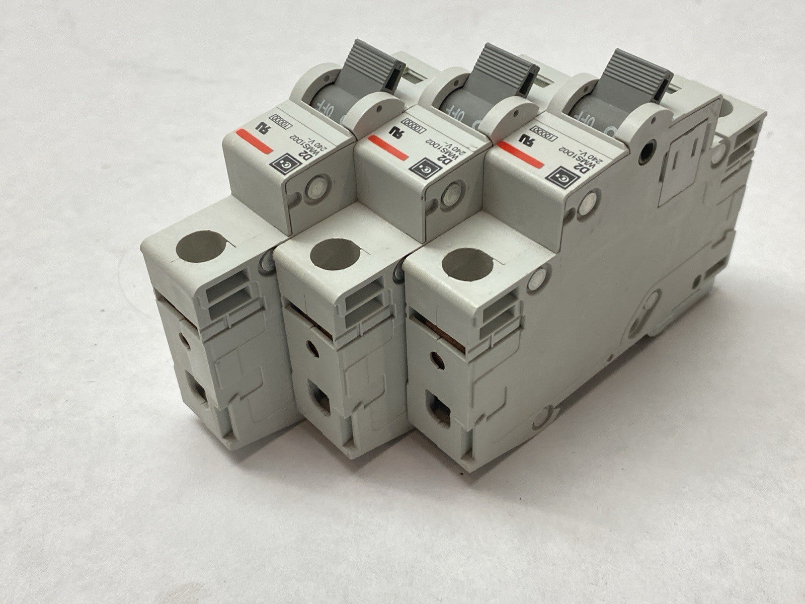 Cutler Hammer WMS1D02 Circuit Breaker 1-Pole 2A 240V LOT OF 3 - Maverick Industrial Sales