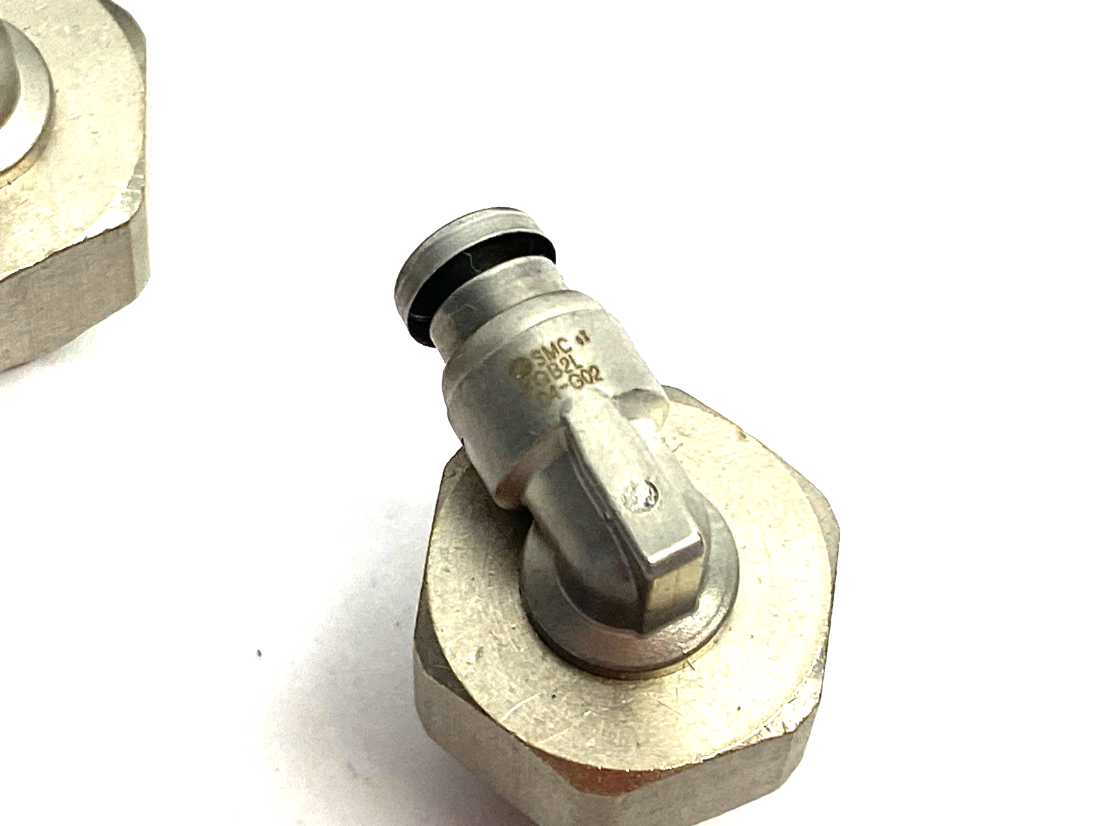 KQB2L04-G02 | SMC Metal Swivel Elbow Fitting Male, 4mm OD Tube, LOT OF 12 - New – Open box - Maverick Industrial Sales