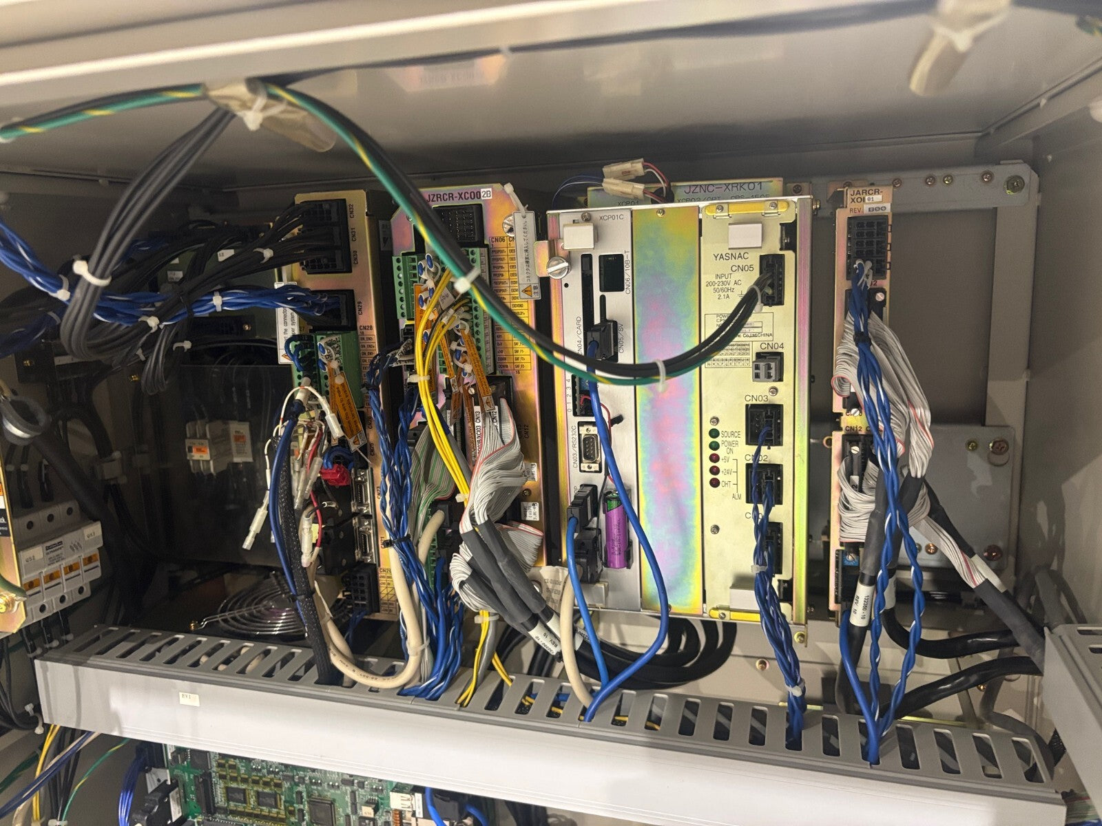 YR-UP6-A02 | Yaskawa Motoman Robot System with Yasnac XRC Controller ERCR-UP6-RB10 - Used - Maverick Industrial Sales