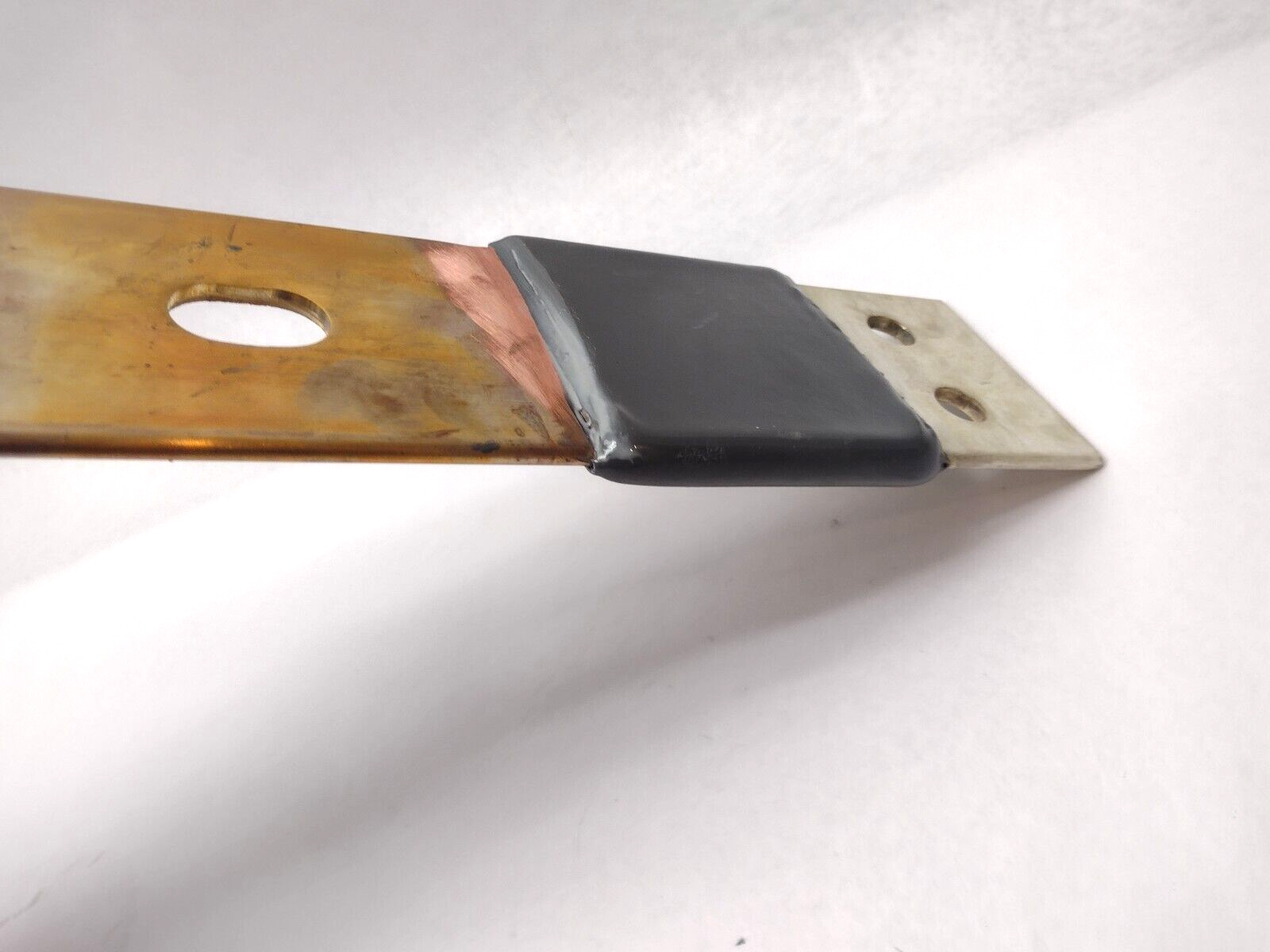 Powel 41417PBDF10575 Conductor Bar 90 Vert 0.25 X 4.00 Cracked Insulator - Maverick Industrial Sales