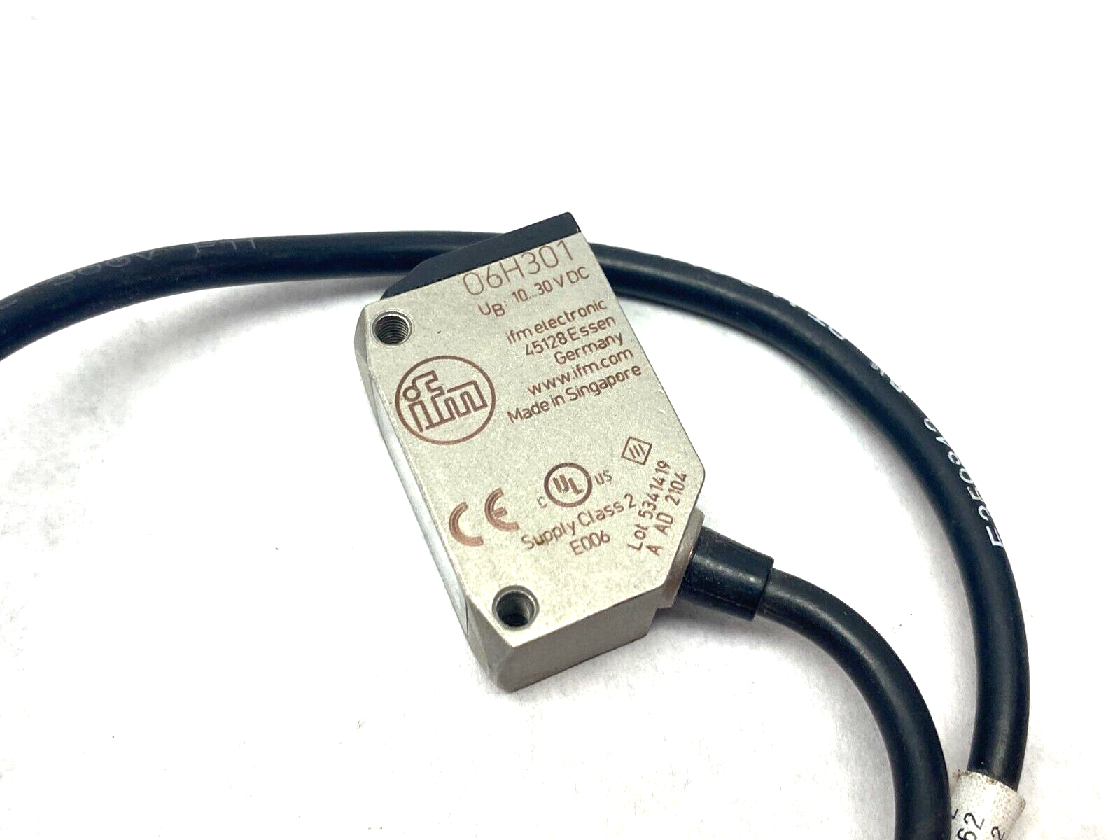Ifm O6H301 Diffuse Reflection Sensor w/ Background Suppression O6H-FPKG/0,30m/US - Maverick Industrial Sales