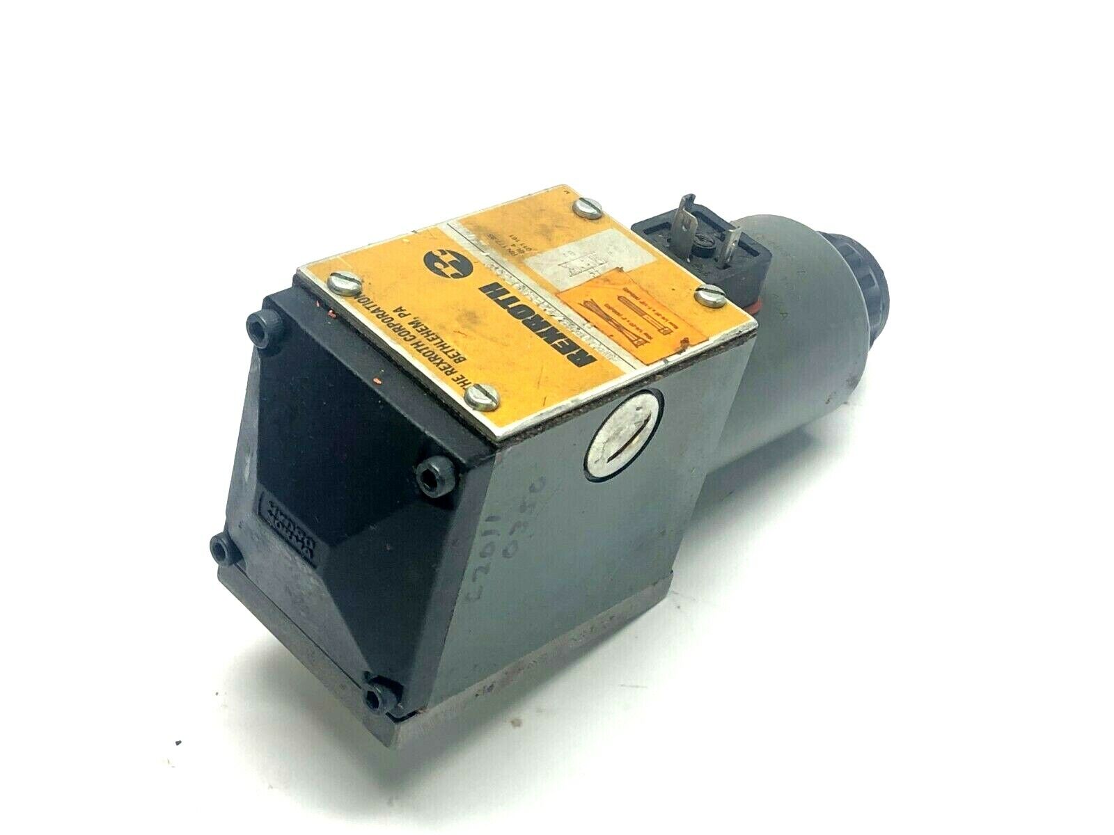 Rexroth 4WE10EB32/CG24N9Z45V Hydraulic Valve 24VDC 1,46A - Maverick Industrial Sales